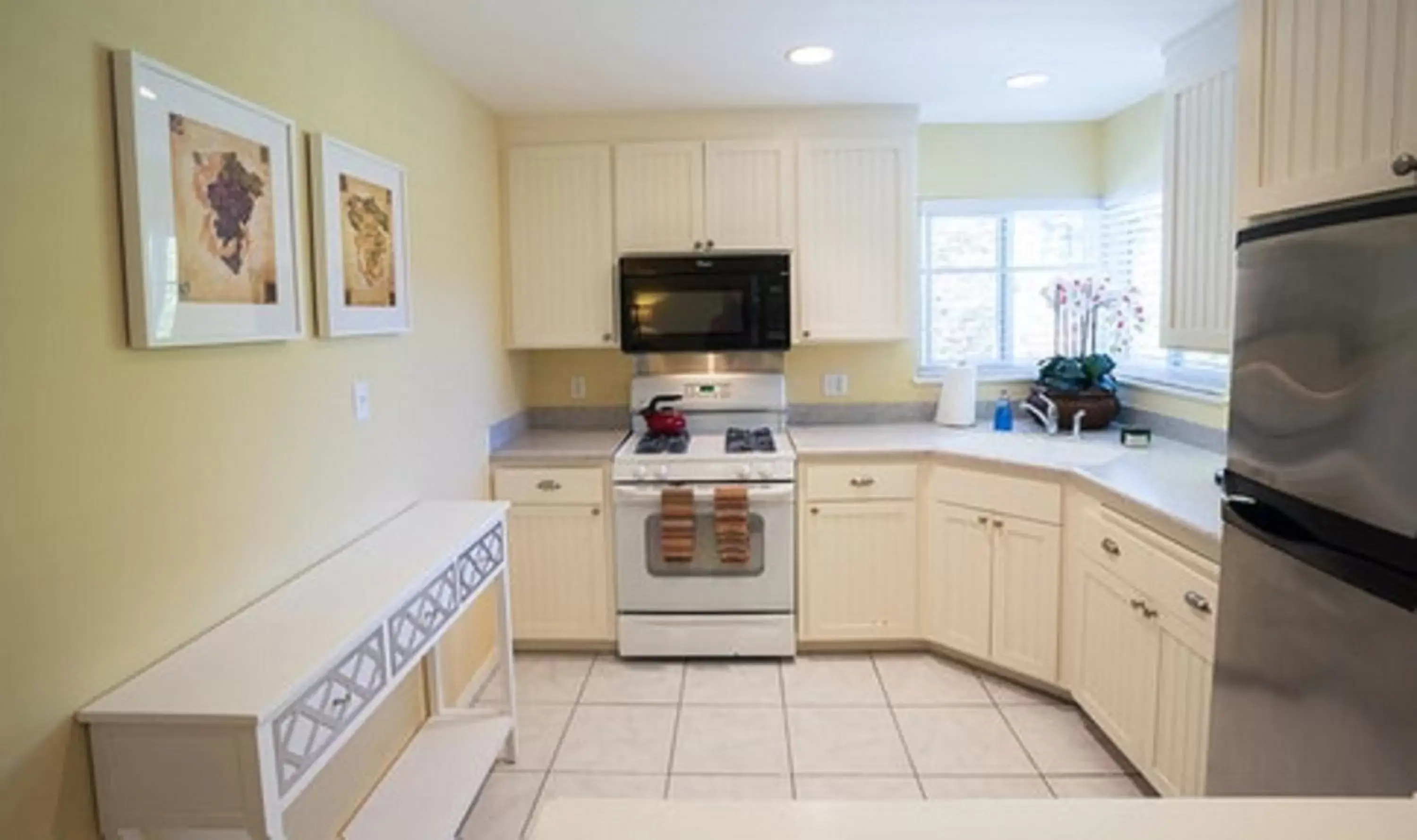 kitchen in Aurora Park Cottages