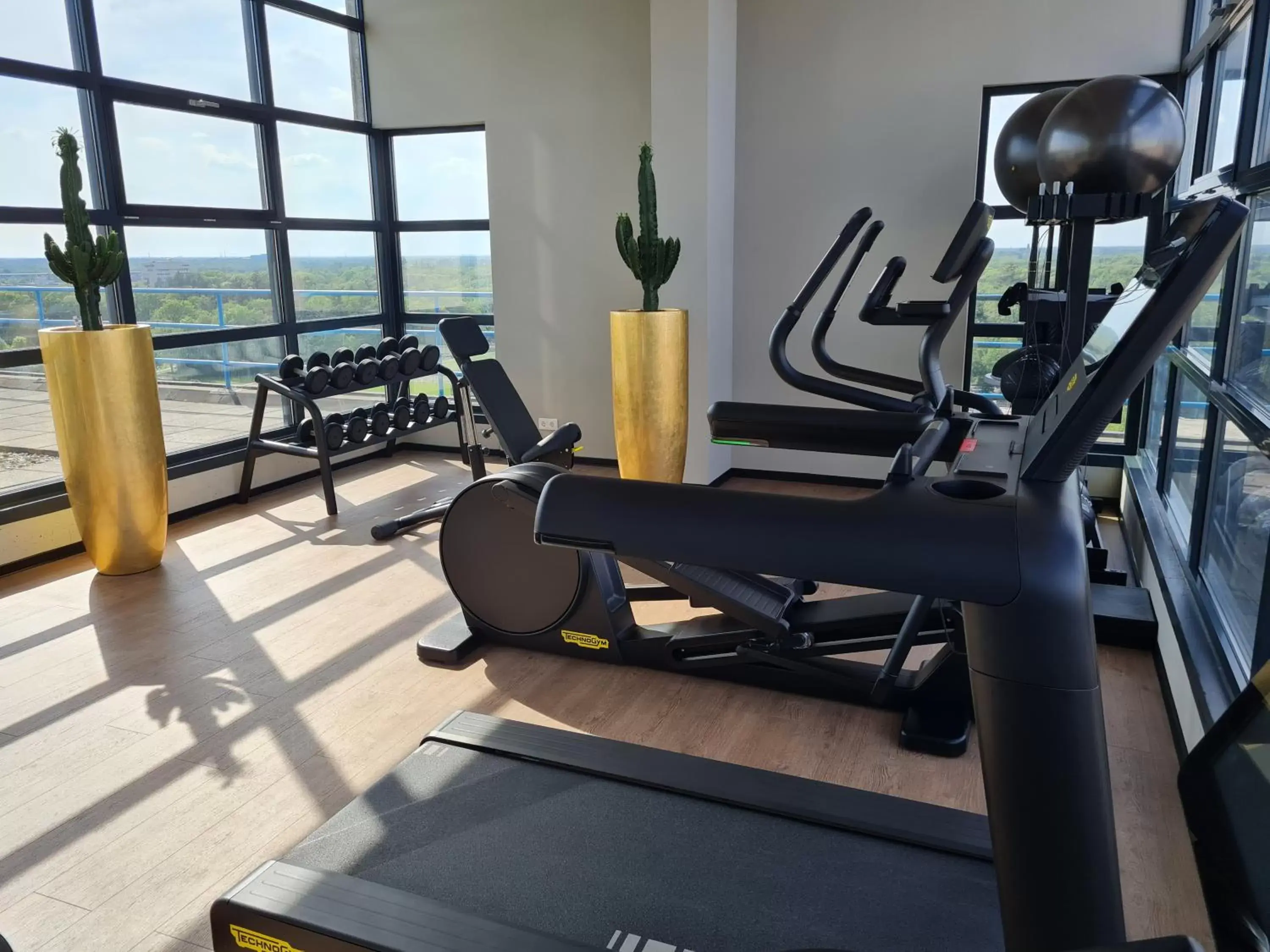 Property building, Fitness Center/Facilities in U Parkhotel