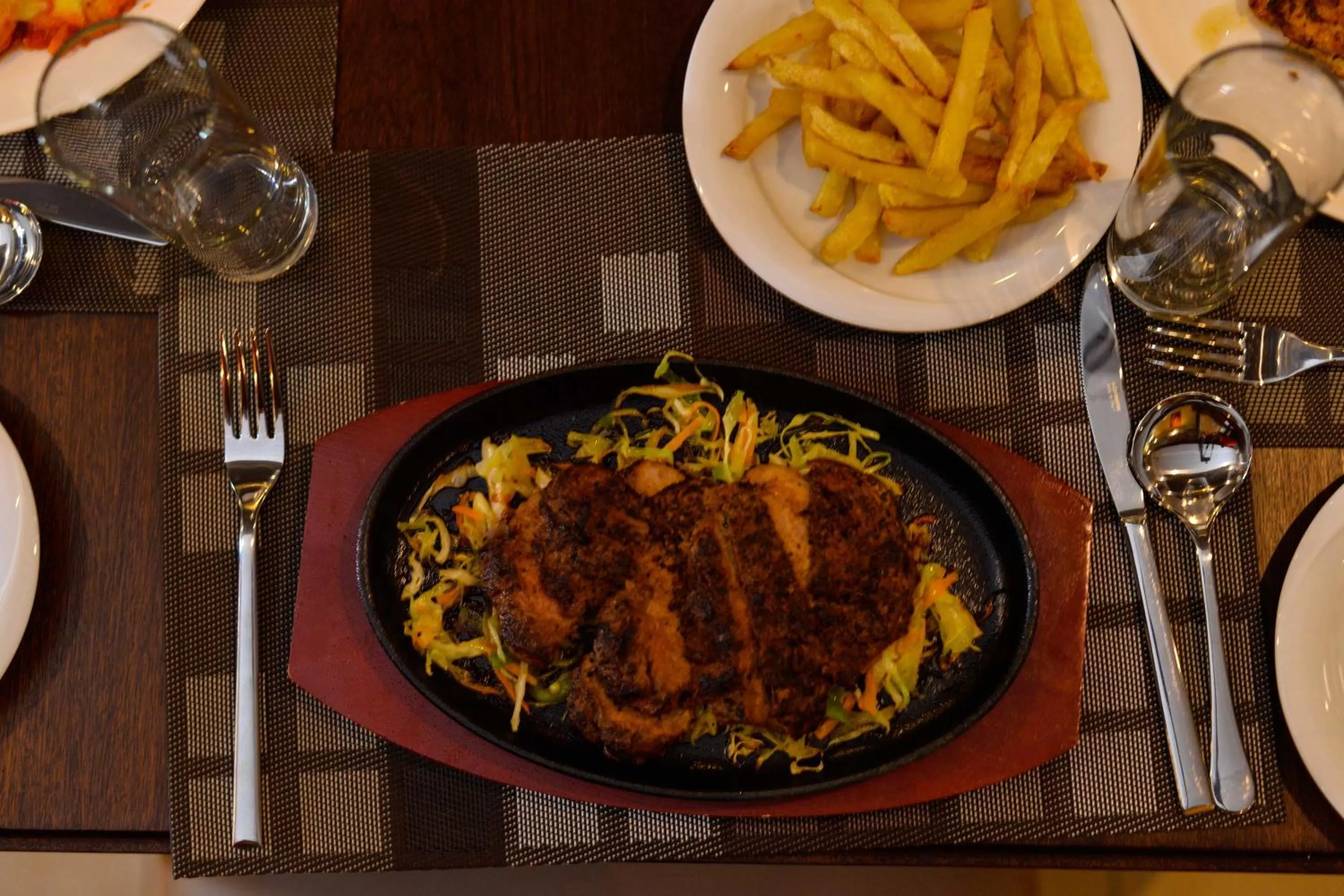 Restaurant/places to eat in Melili Hotel