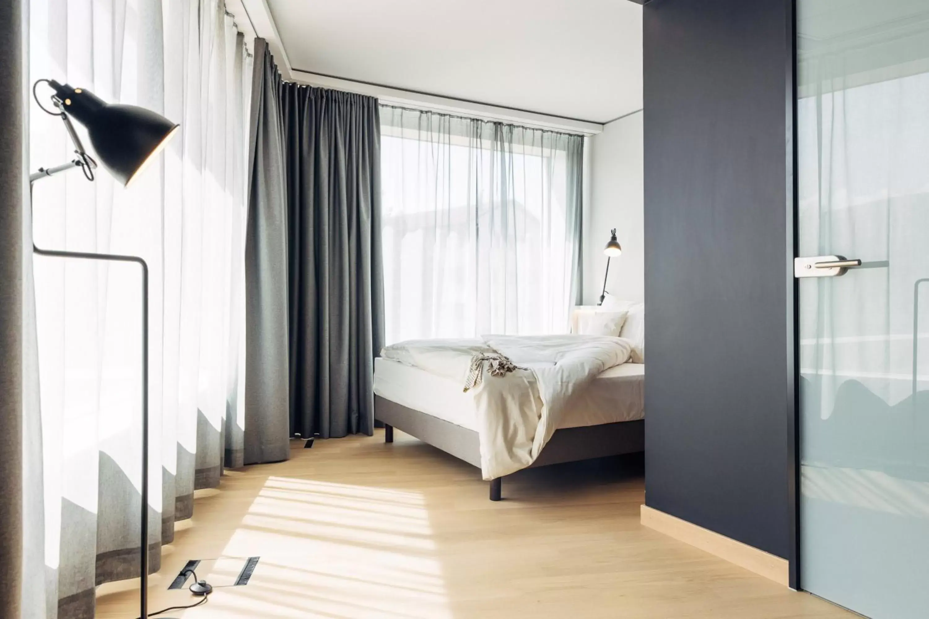 Bedroom, Bed in harry's home Bern-Expo