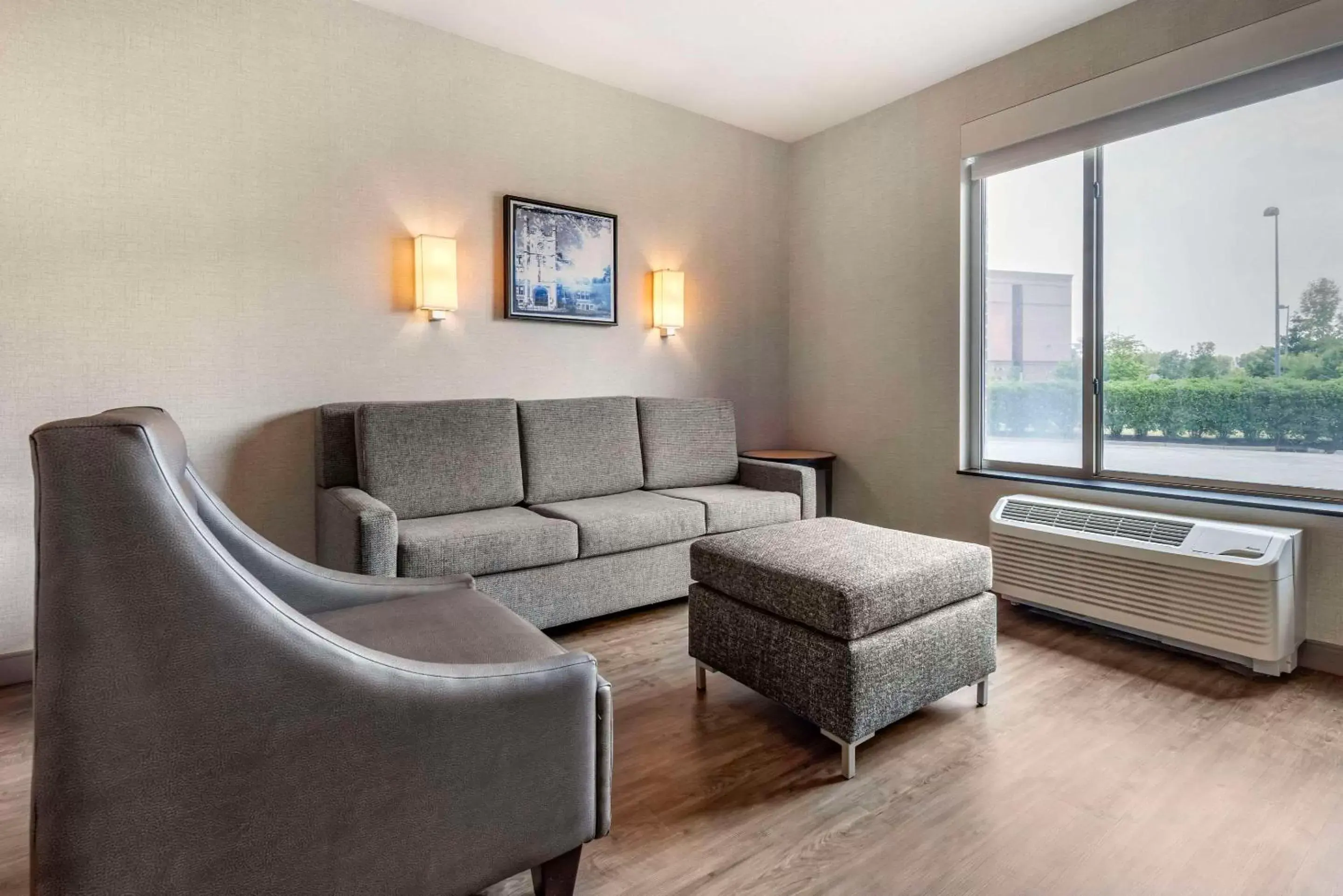 Bedroom, Seating Area in Cambria Hotel Madison East