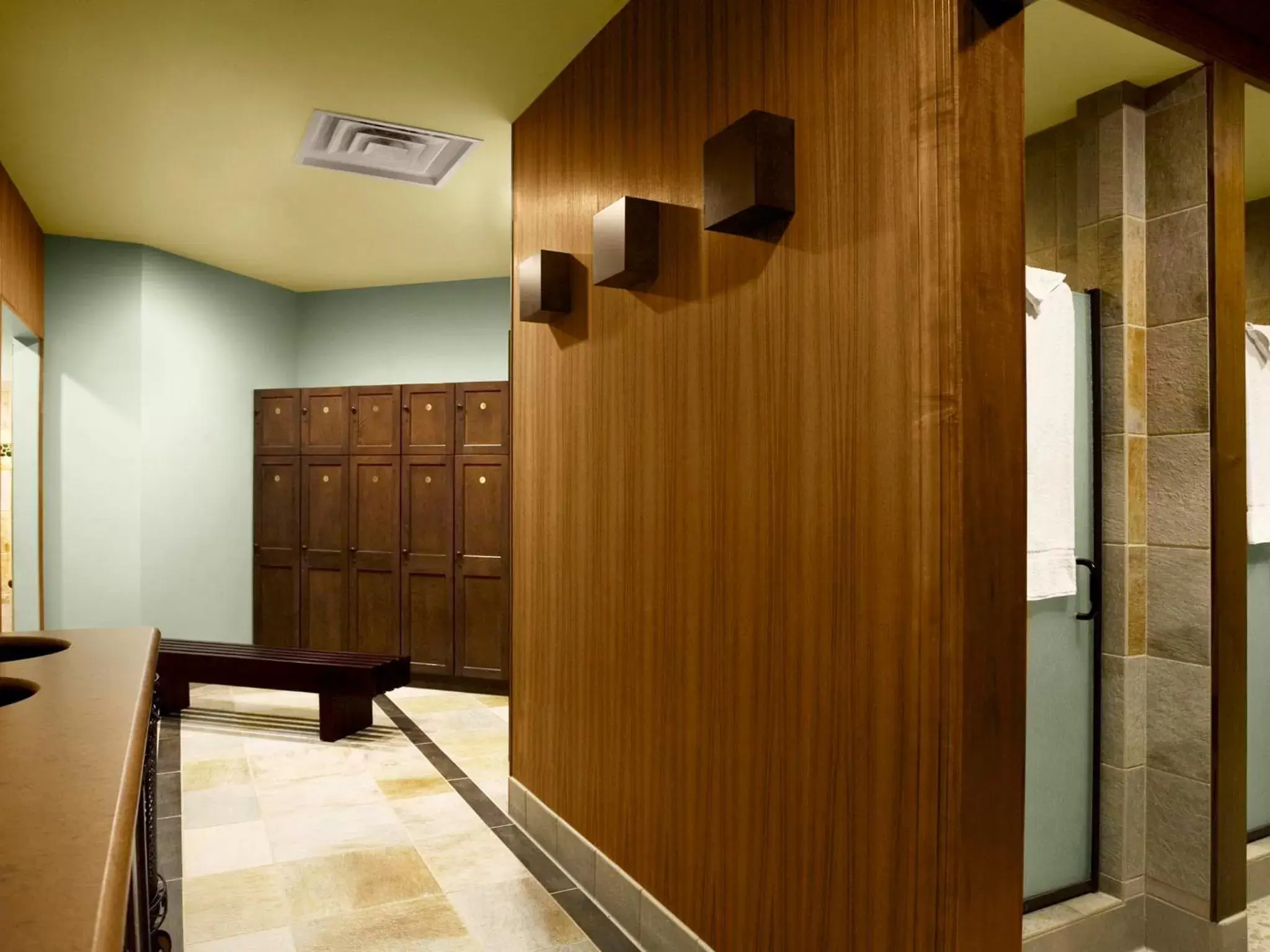 Steam room, TV/Entertainment Center in Chukchansi Gold Resort & Casino