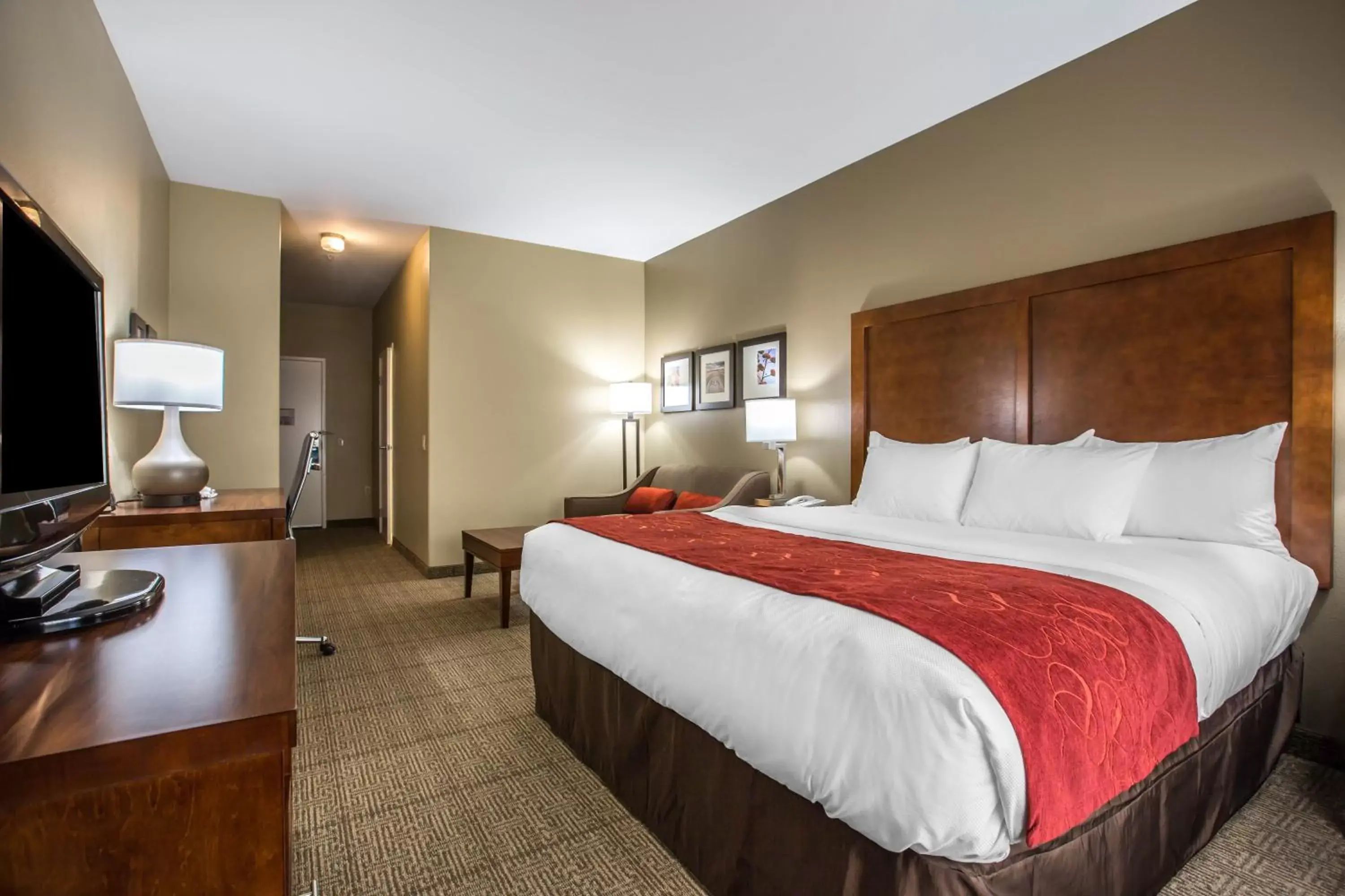 Bed in Comfort Suites Victorville-Hesperia