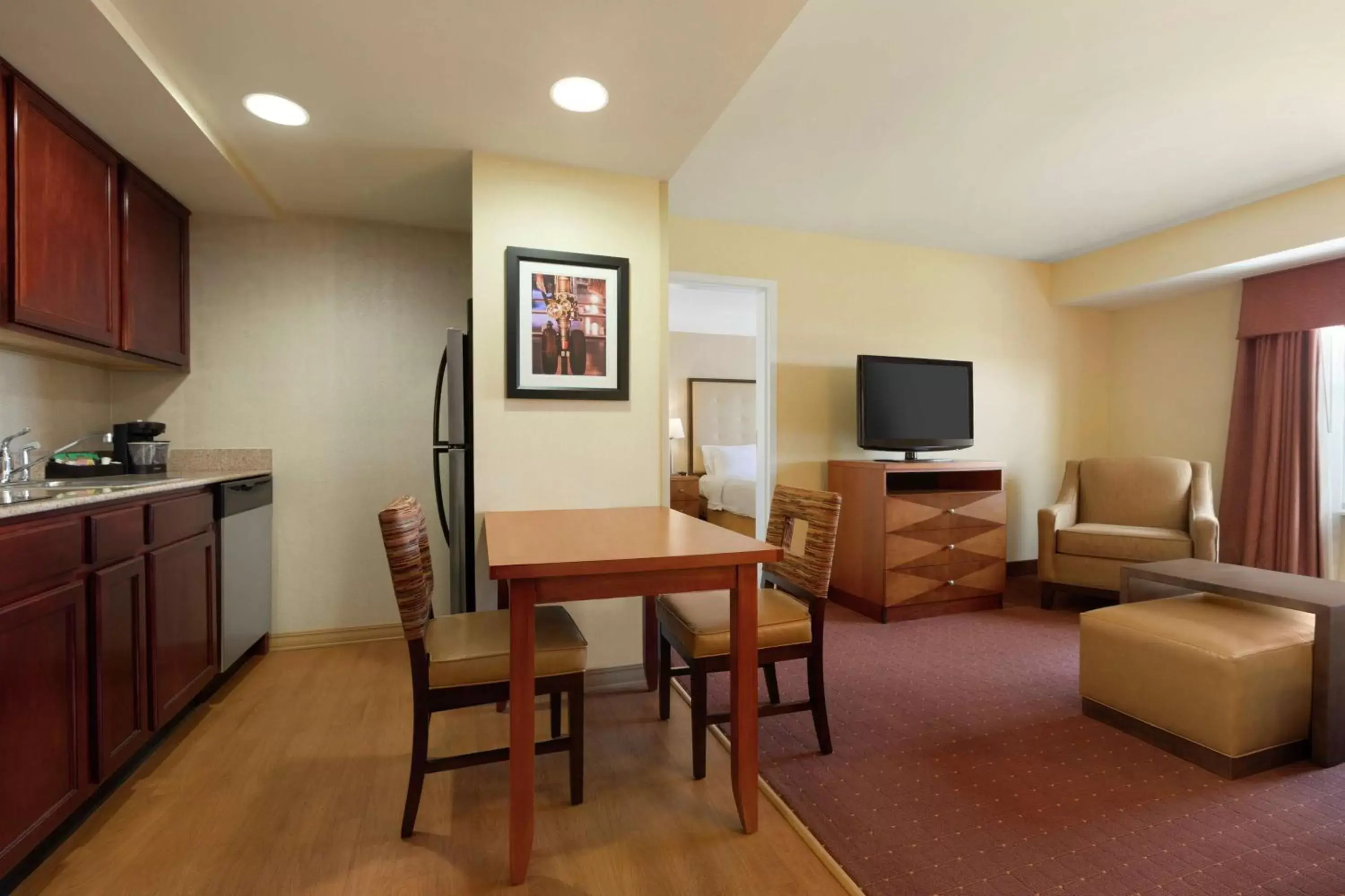 Bedroom, TV/Entertainment Center in Homewood Suites by Hilton Dulles-North Loudoun