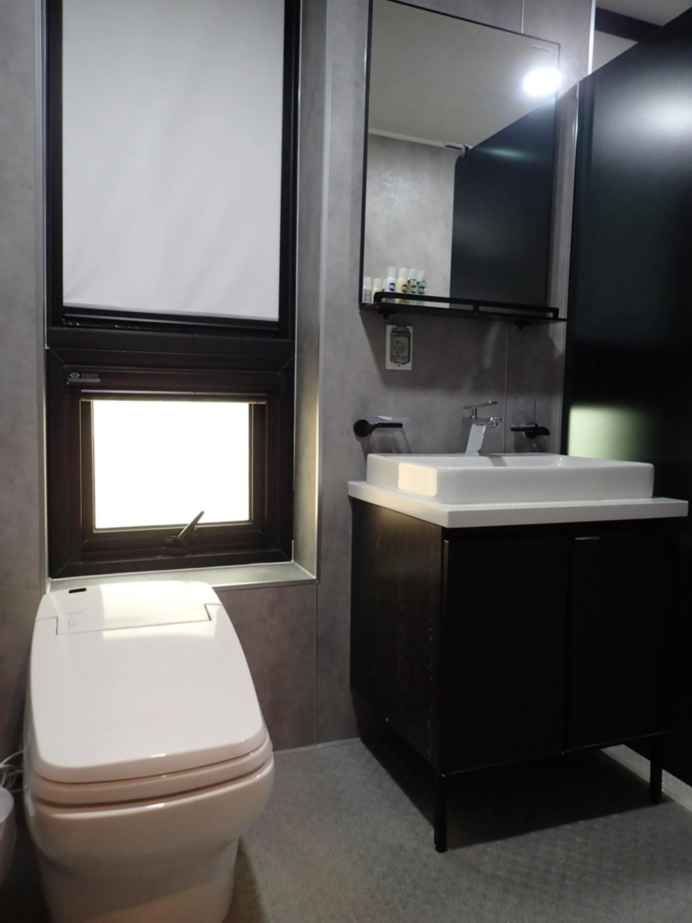 Mipo Oceanside Hotel