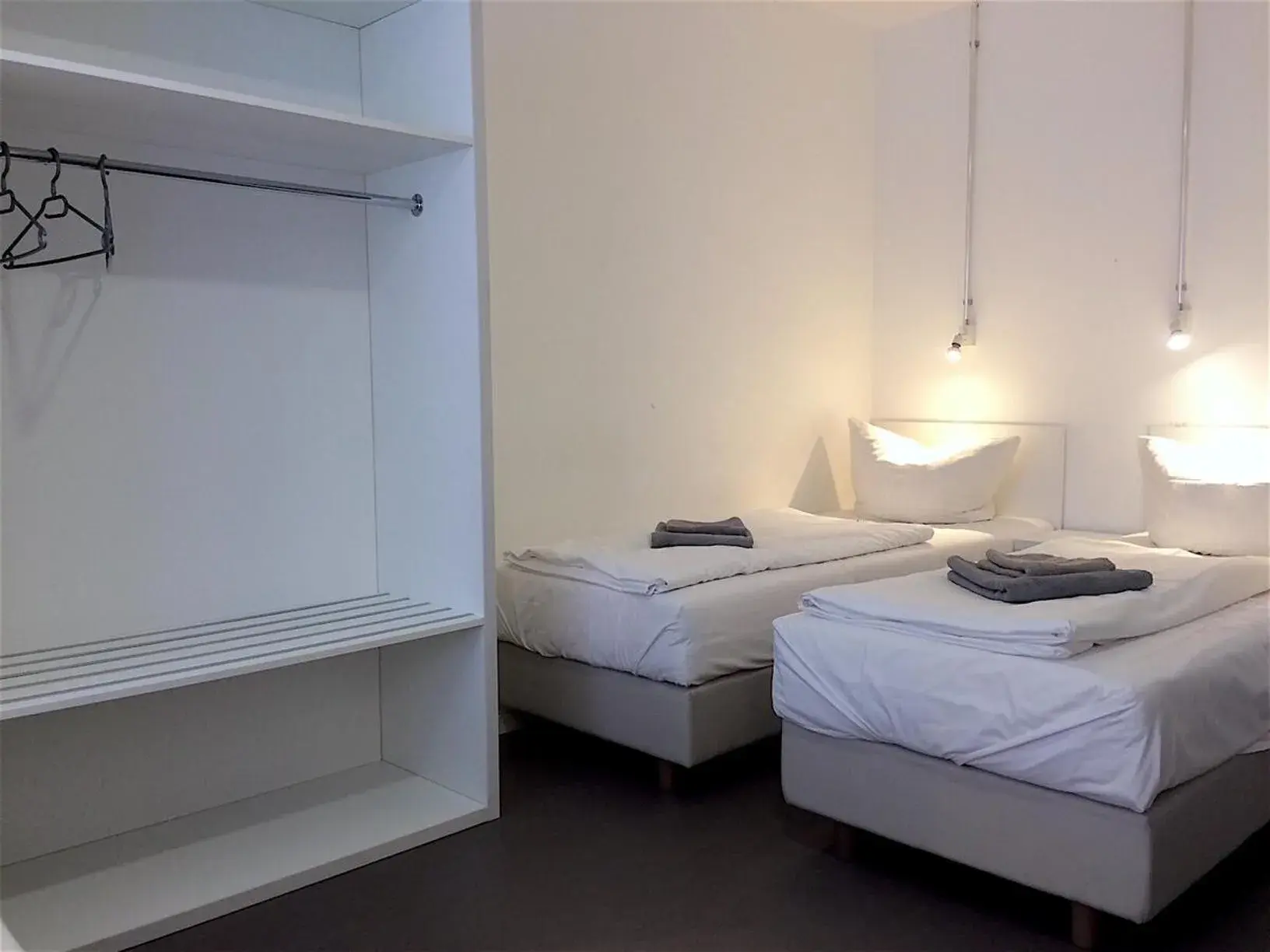 Bedroom, Bed in BNB near Brandenburg Gate - Rooms & Apartments