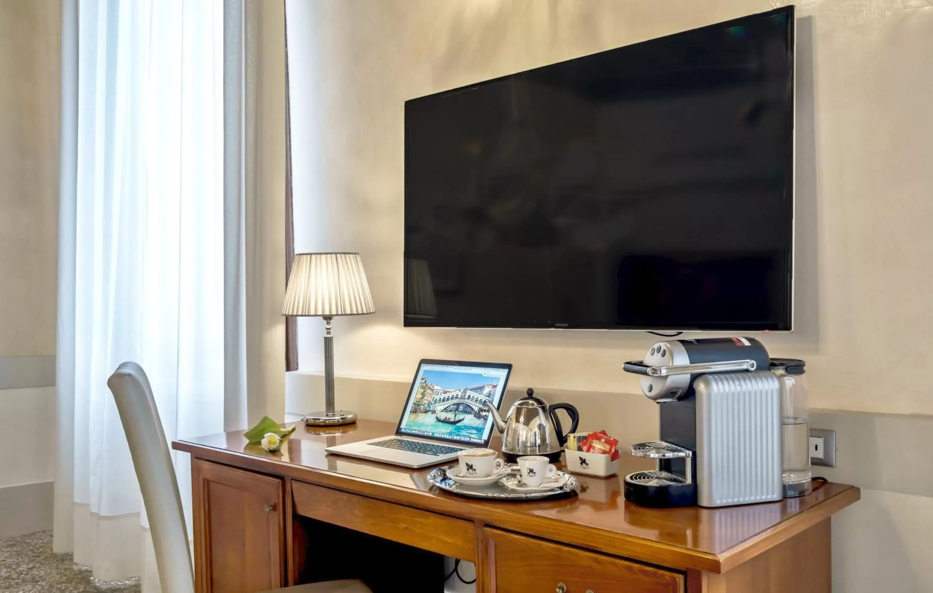 TV and multimedia, TV/Entertainment Center in Hotel Palazzo Vitturi