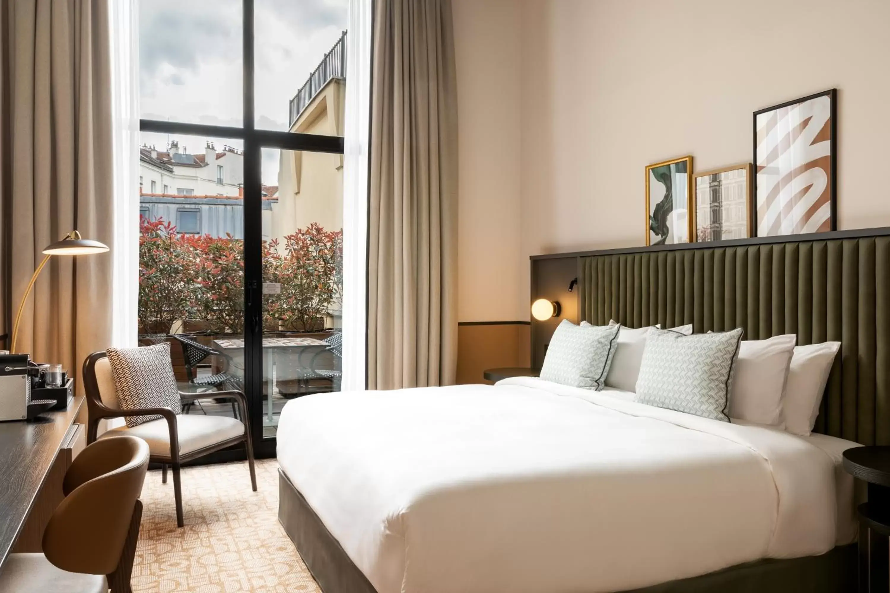 Bedroom, Bed in Le Parchamp, Paris Boulogne, a Tribute Portfolio Hotel