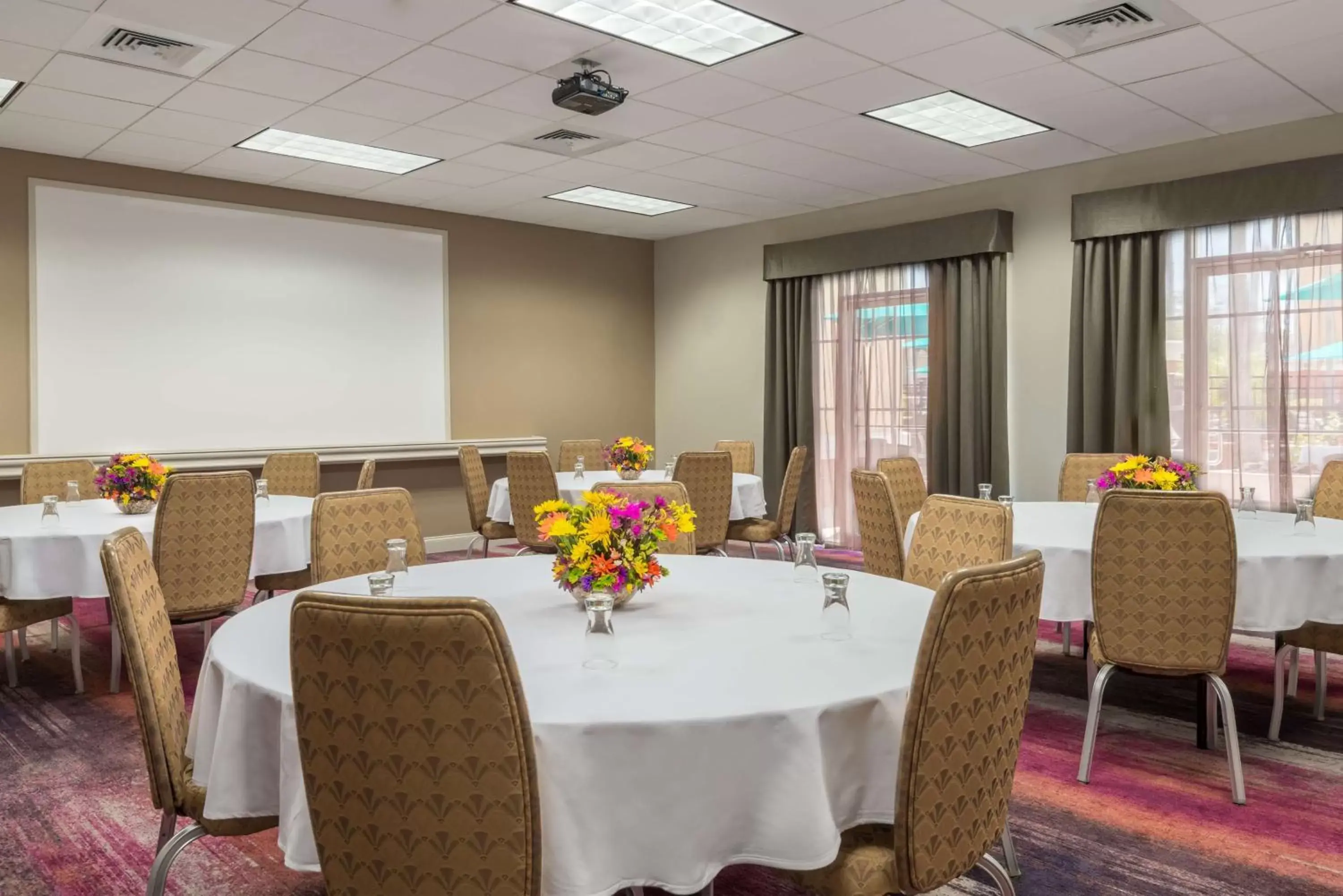Meeting/conference room, Restaurant/Places to Eat in Homewood Suites by Hilton Orlando-UCF Area