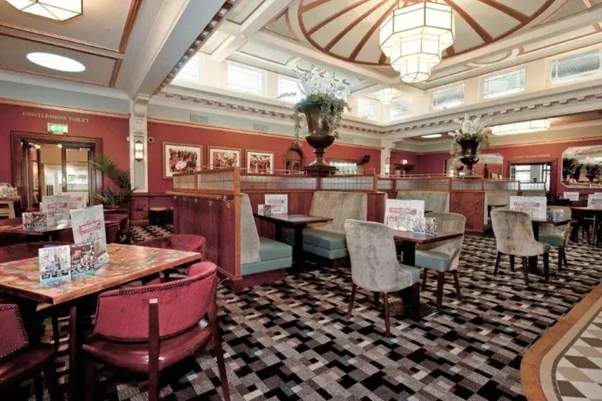 Restaurant/Places to Eat in The Greenwood Hotel - Wetherspoon