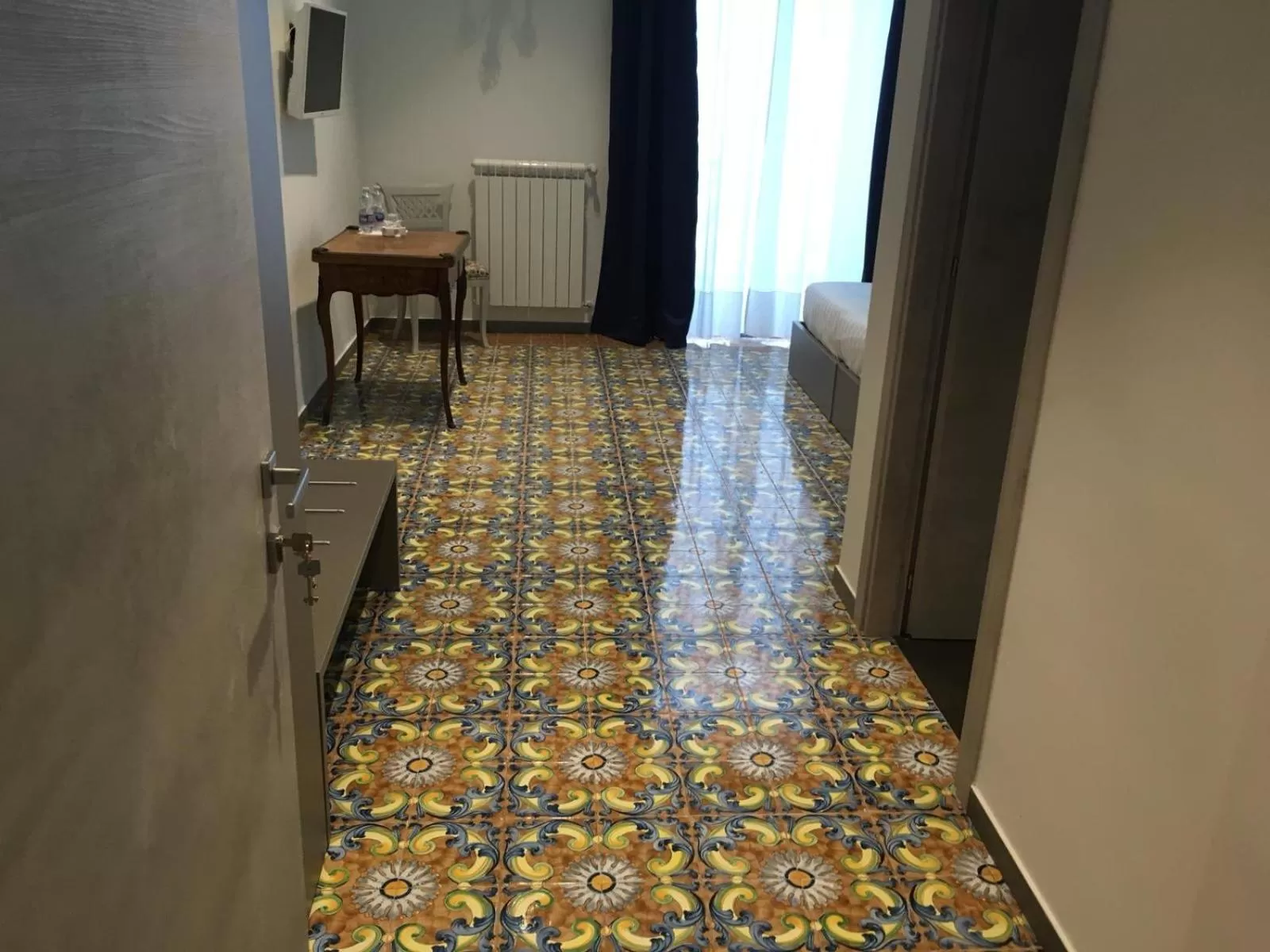 Decorative detail in Specchio di Parthenope B&B