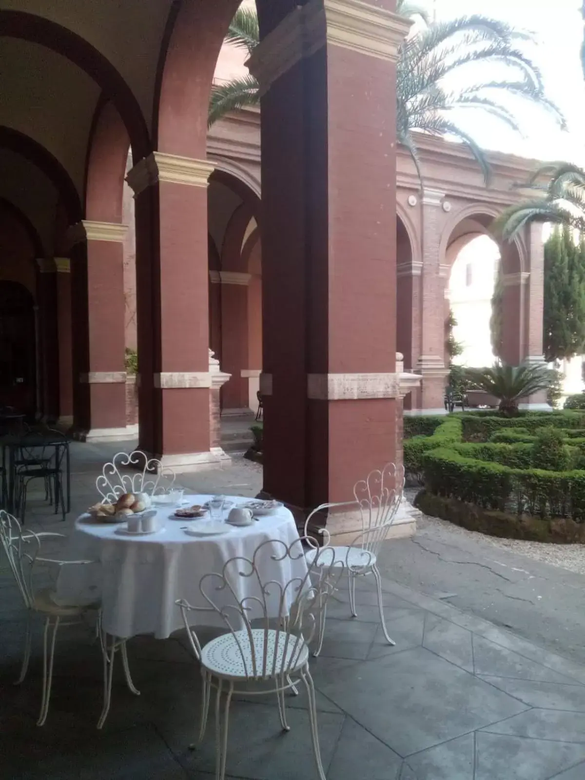 Breakfast, Restaurant/Places to Eat in Casa S. Giuseppe di Cluny