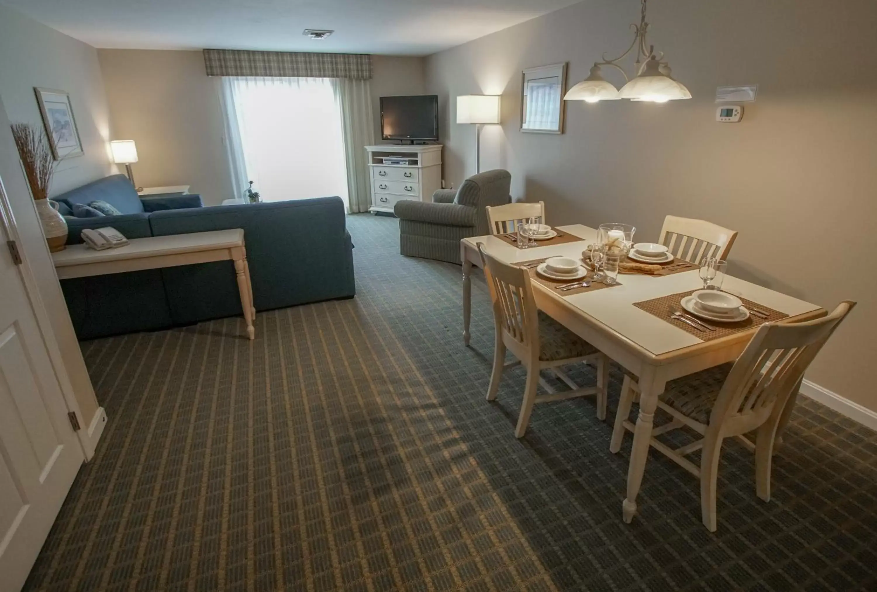 Two-Bedroom Suite in Cape Winds Resort Two-Bedroom Suite in Cape Winds Resort