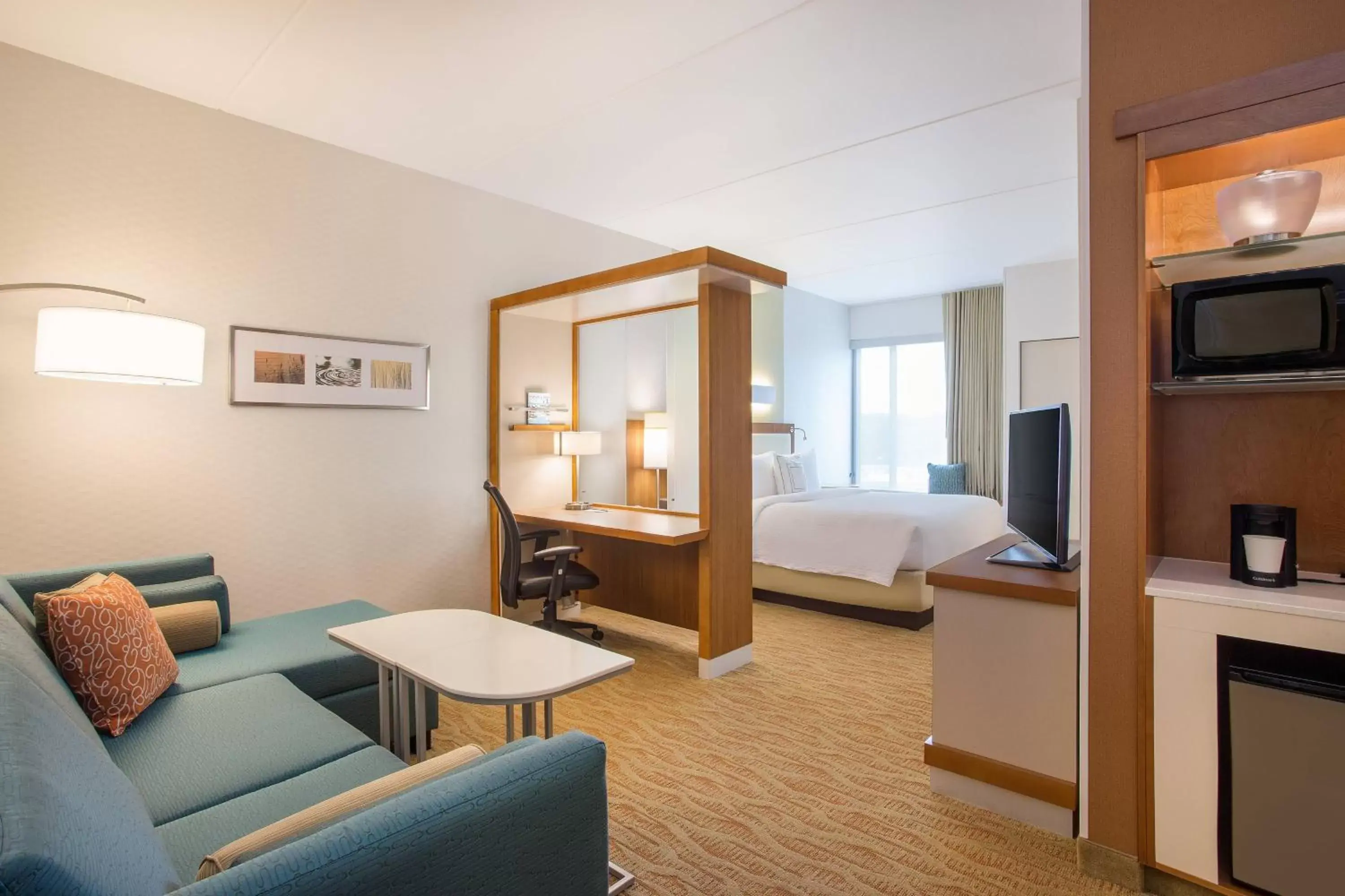 Living room, Seating Area in SpringHill Suites by Marriott Mount Laurel