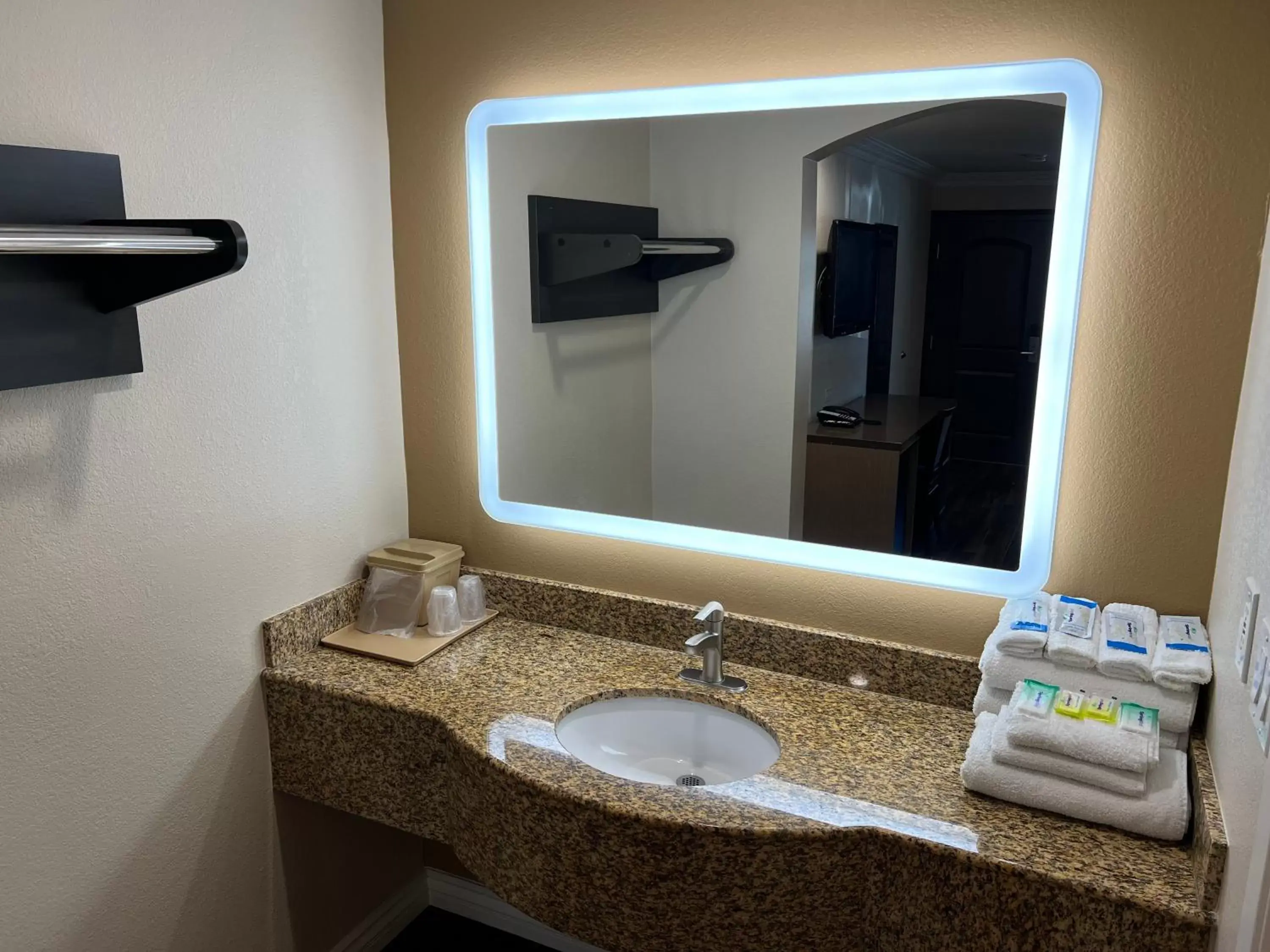 Bedroom in Walnut Inn & Suites West Covina Bedroom in Walnut Inn & Suites West Covina