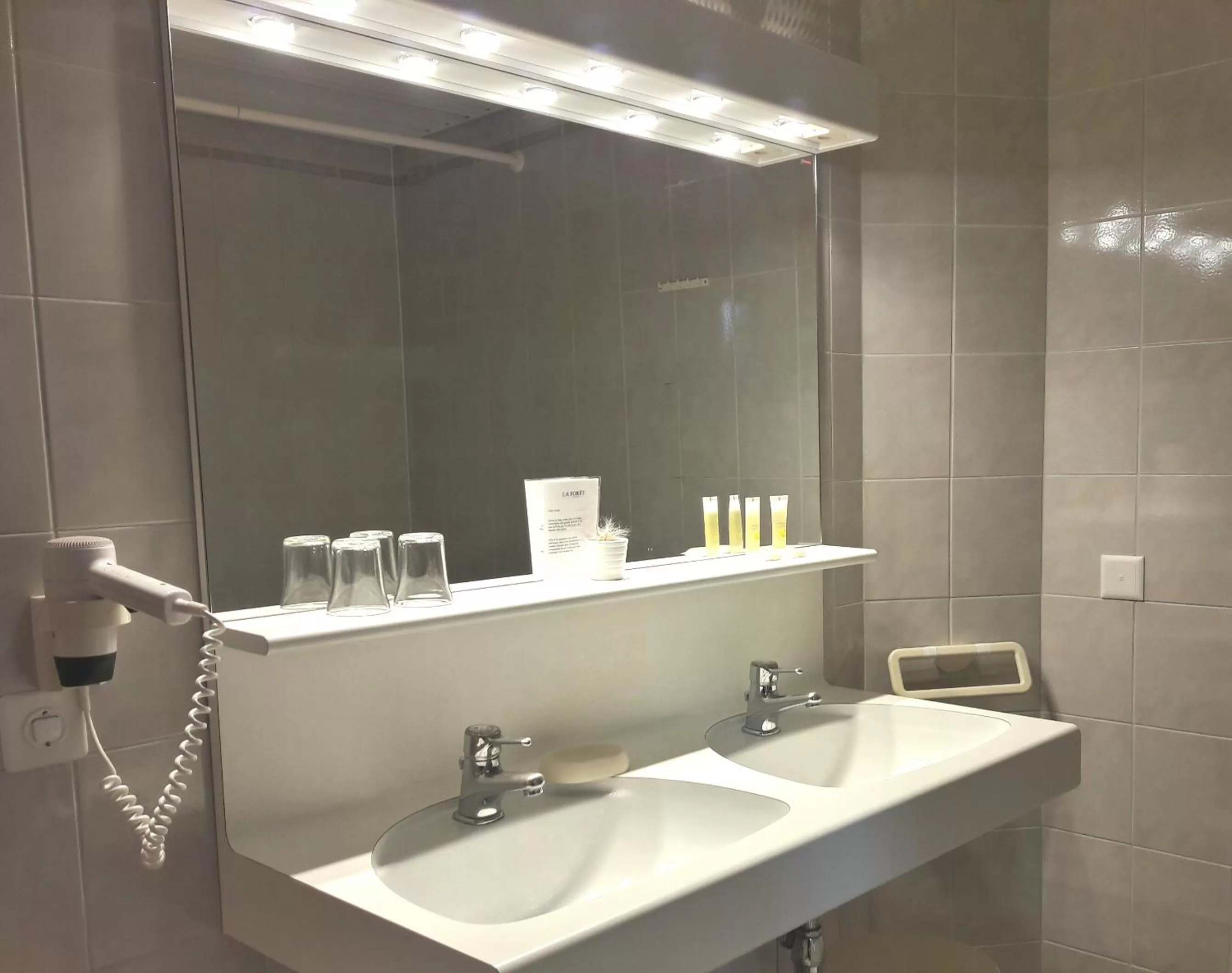 Bathroom in Hôtel de la Forêt