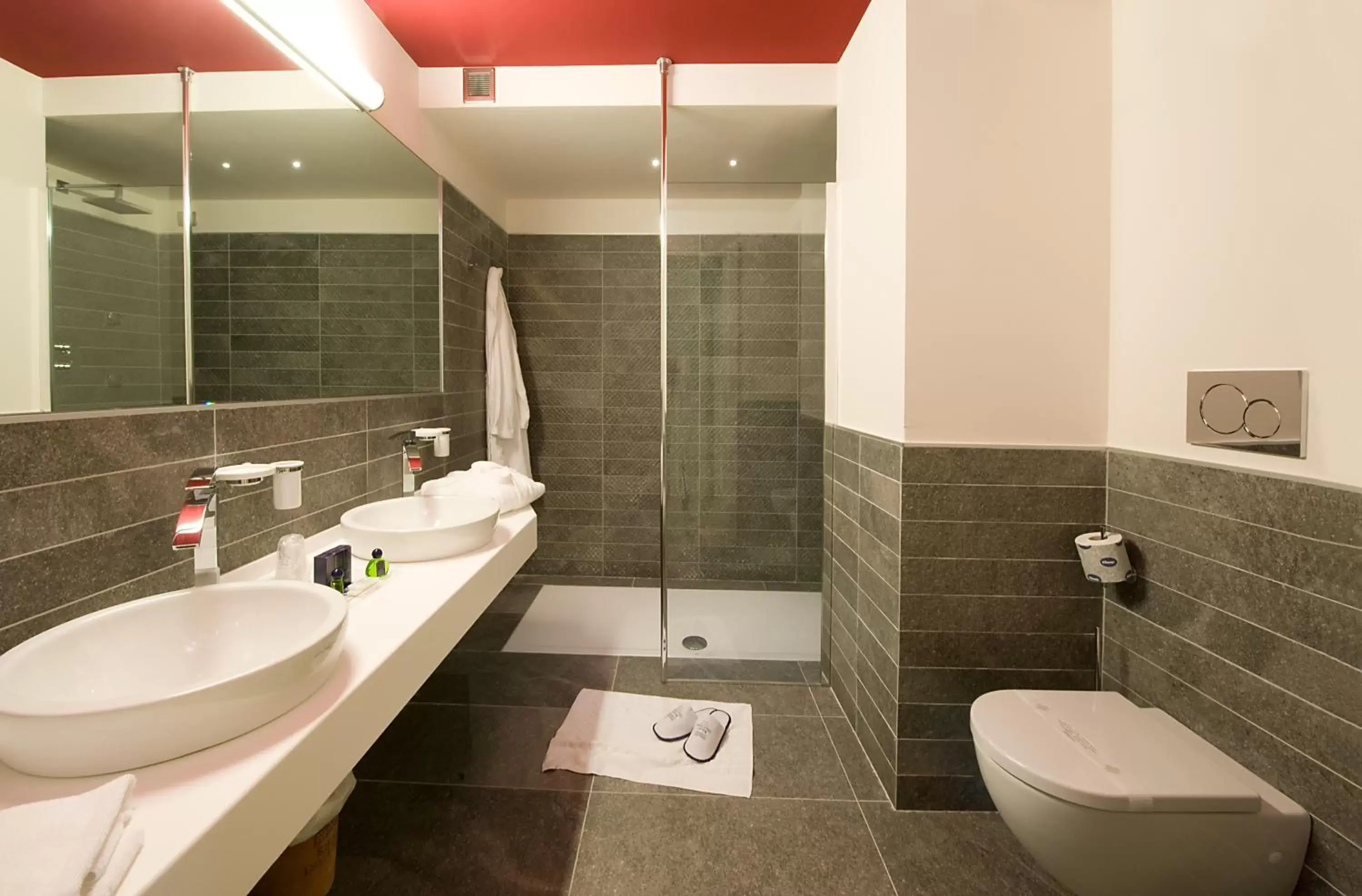 Bathroom in Relais dell'Olmo Bathroom in Relais dell'Olmo