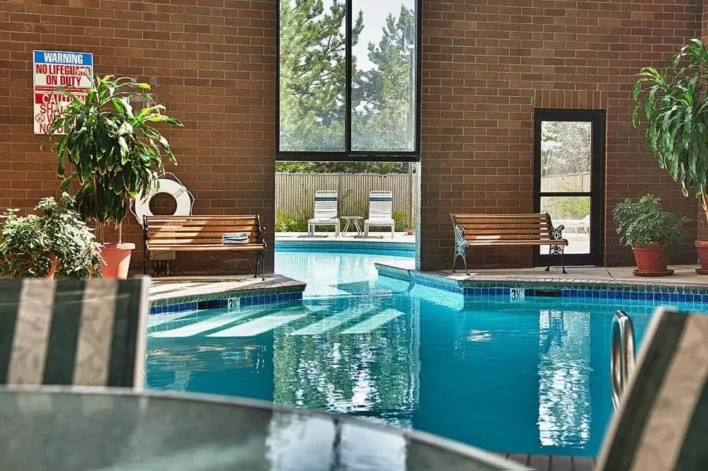 Swimming Pool in Coast Wenatchee Center Hotel