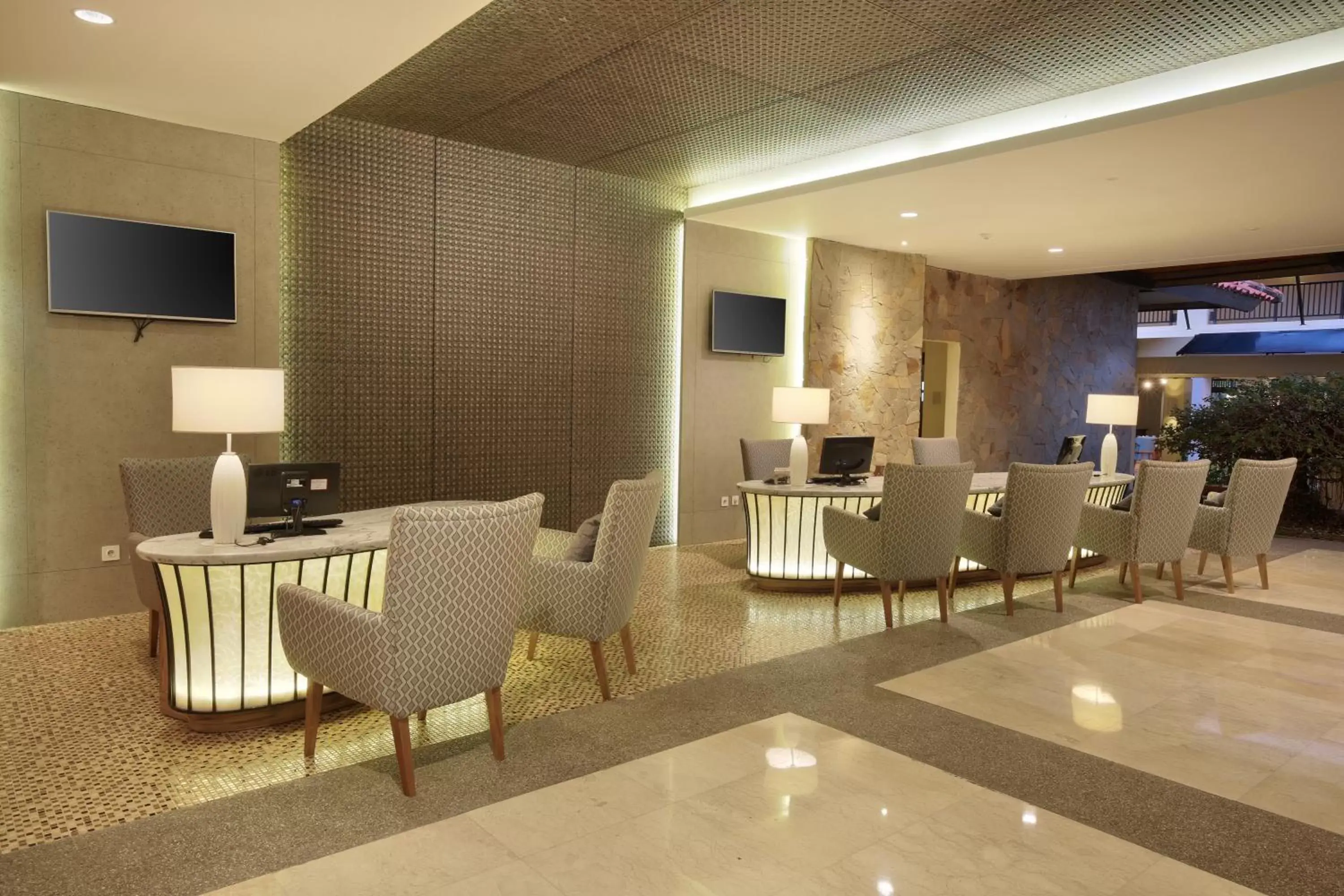 Lobby or reception in Mercure Manado Tateli Resort and Convention