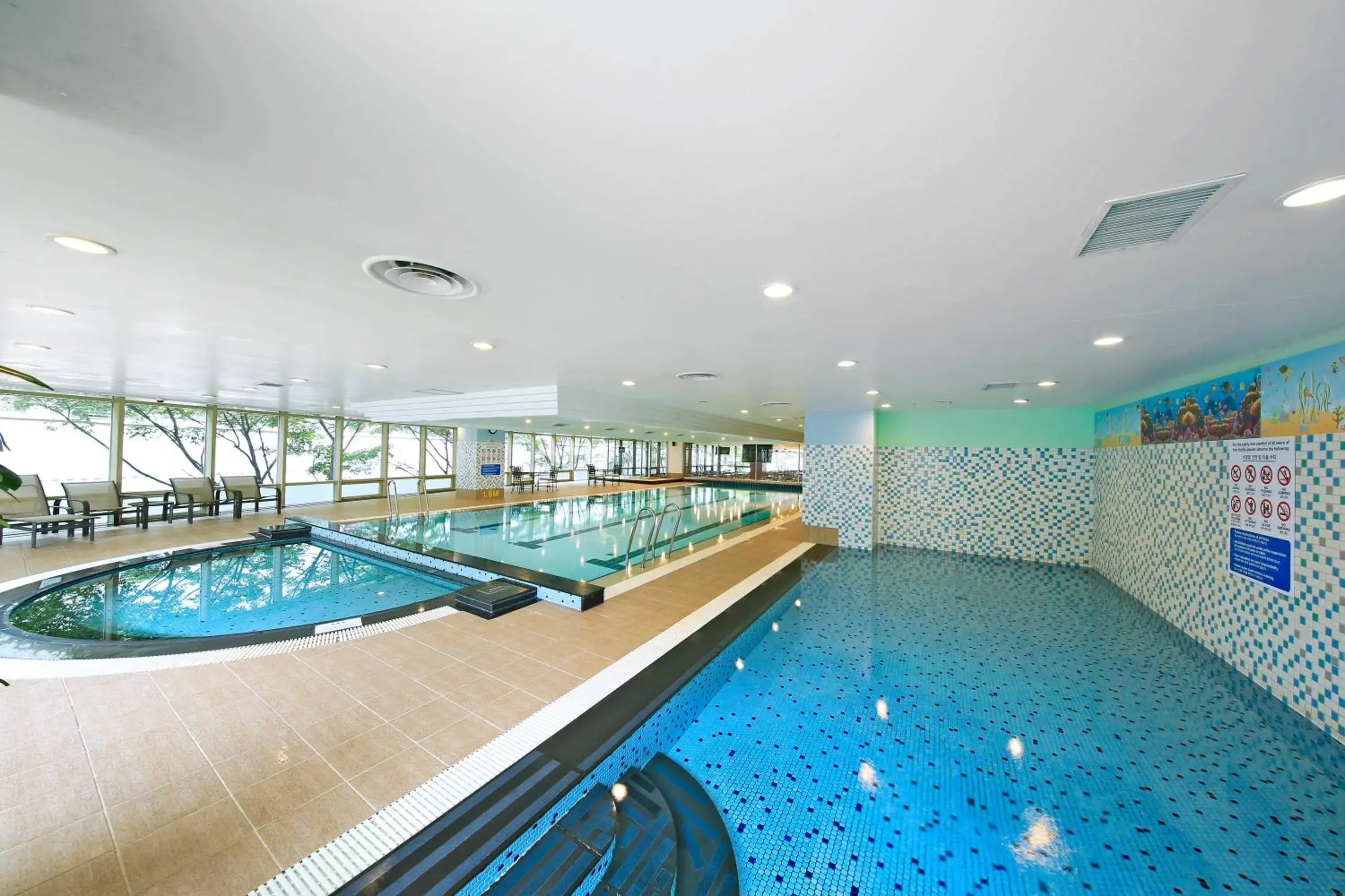 Property building, Swimming Pool in Orakai Insadong Suites