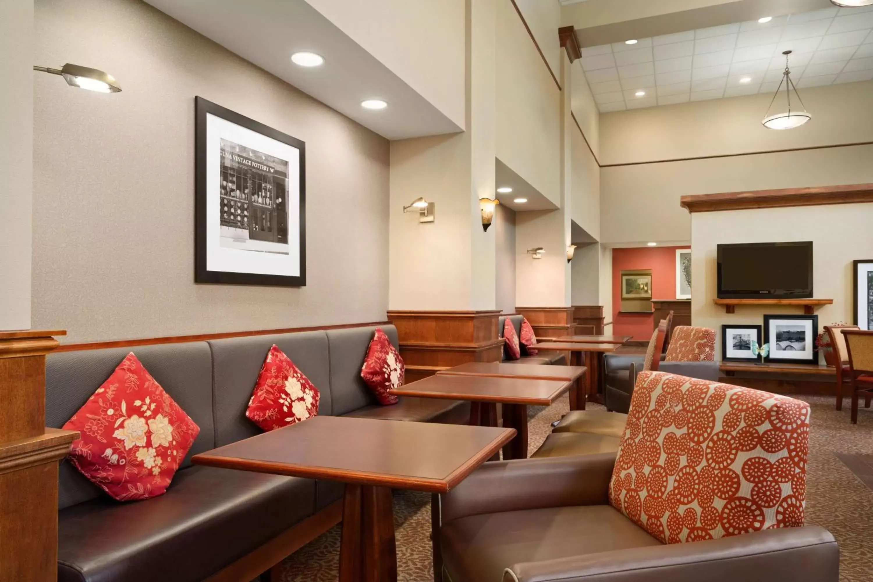 Lobby or reception, Seating Area in Hampton Inn & Suites Williamsburg-Central