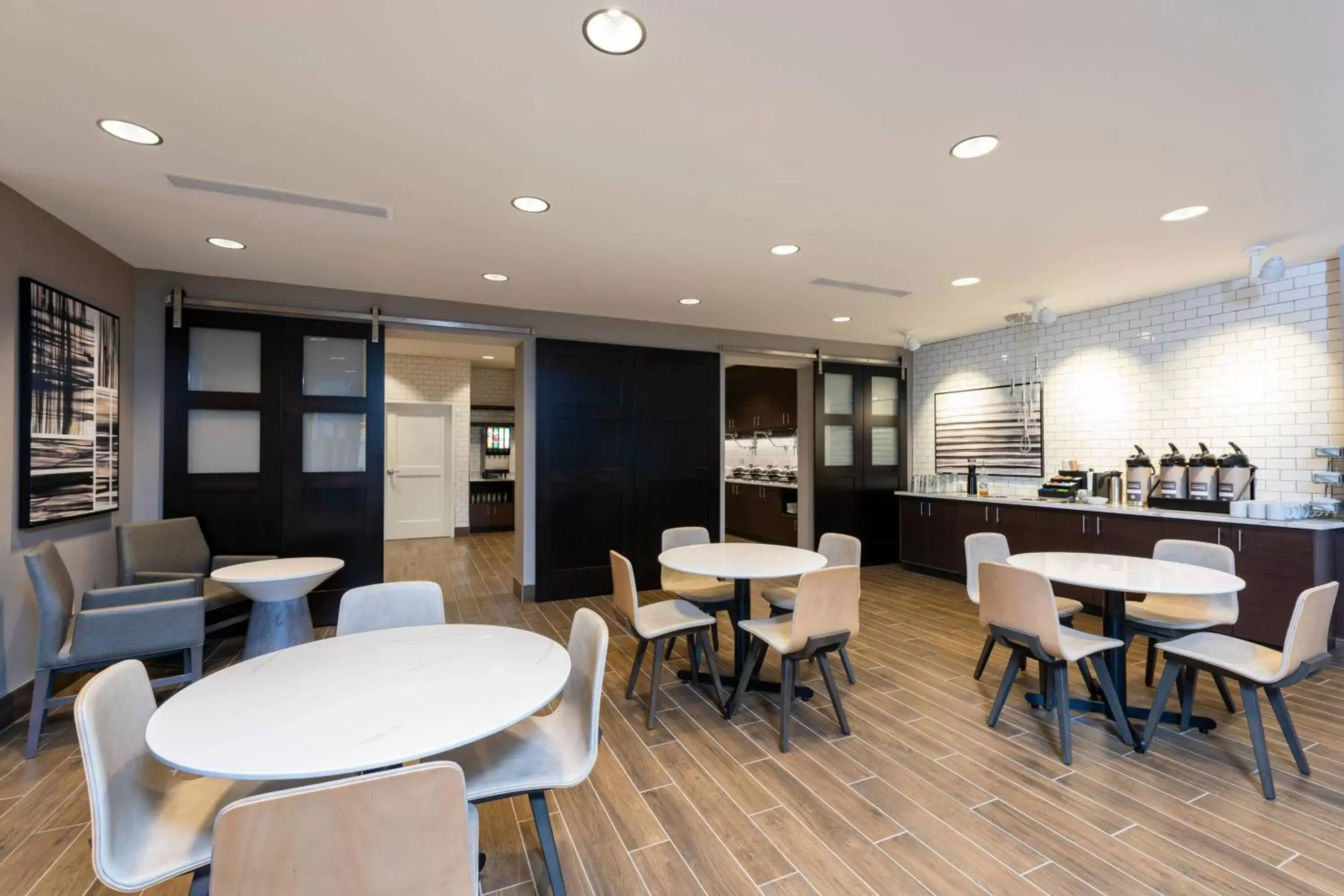 Breakfast, Restaurant/Places to Eat in Residence Inn by Marriott Indianapolis South/Greenwood