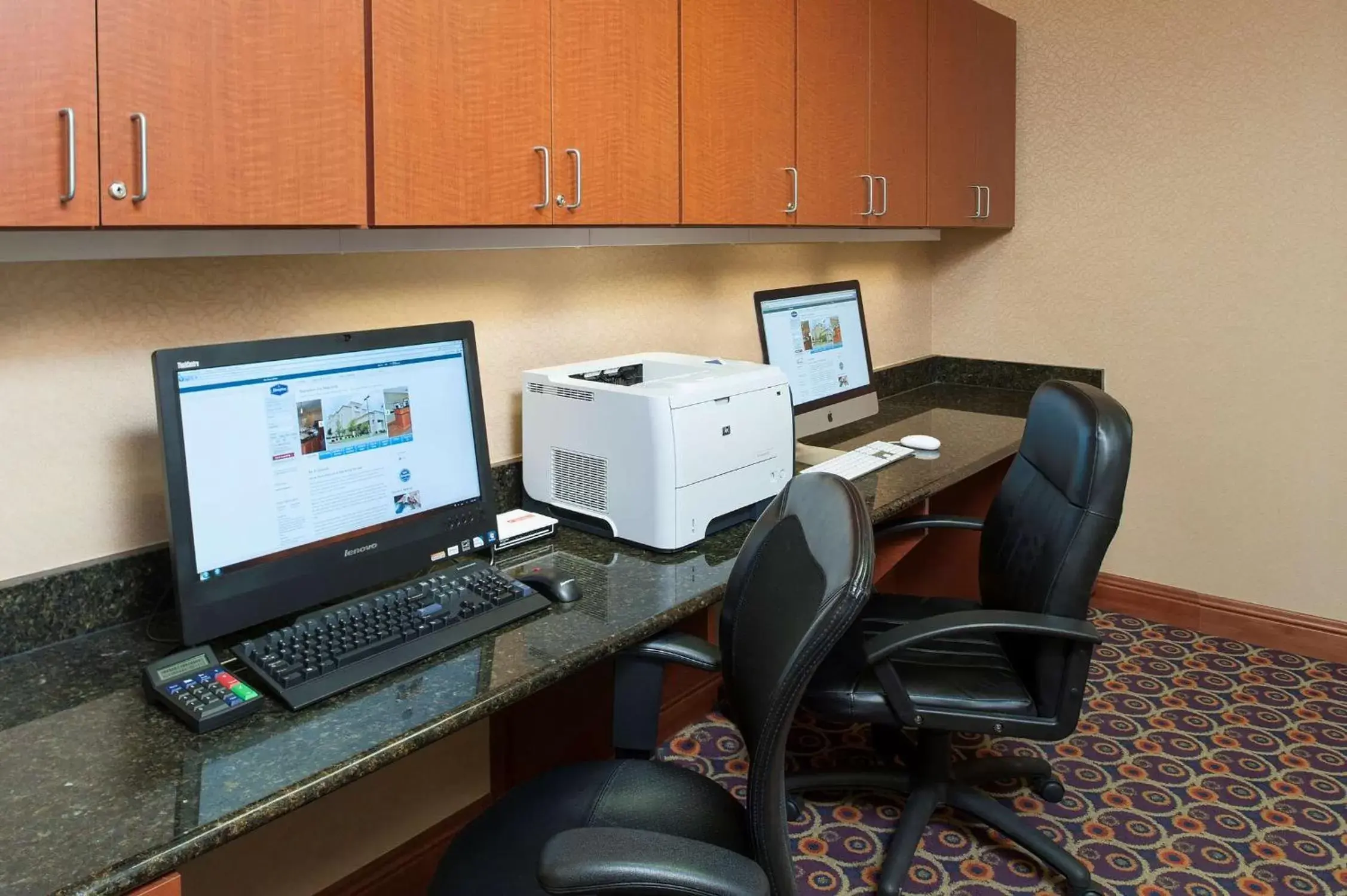 Business facilities, Business Area/Conference Room in Hampton Inn Macomb