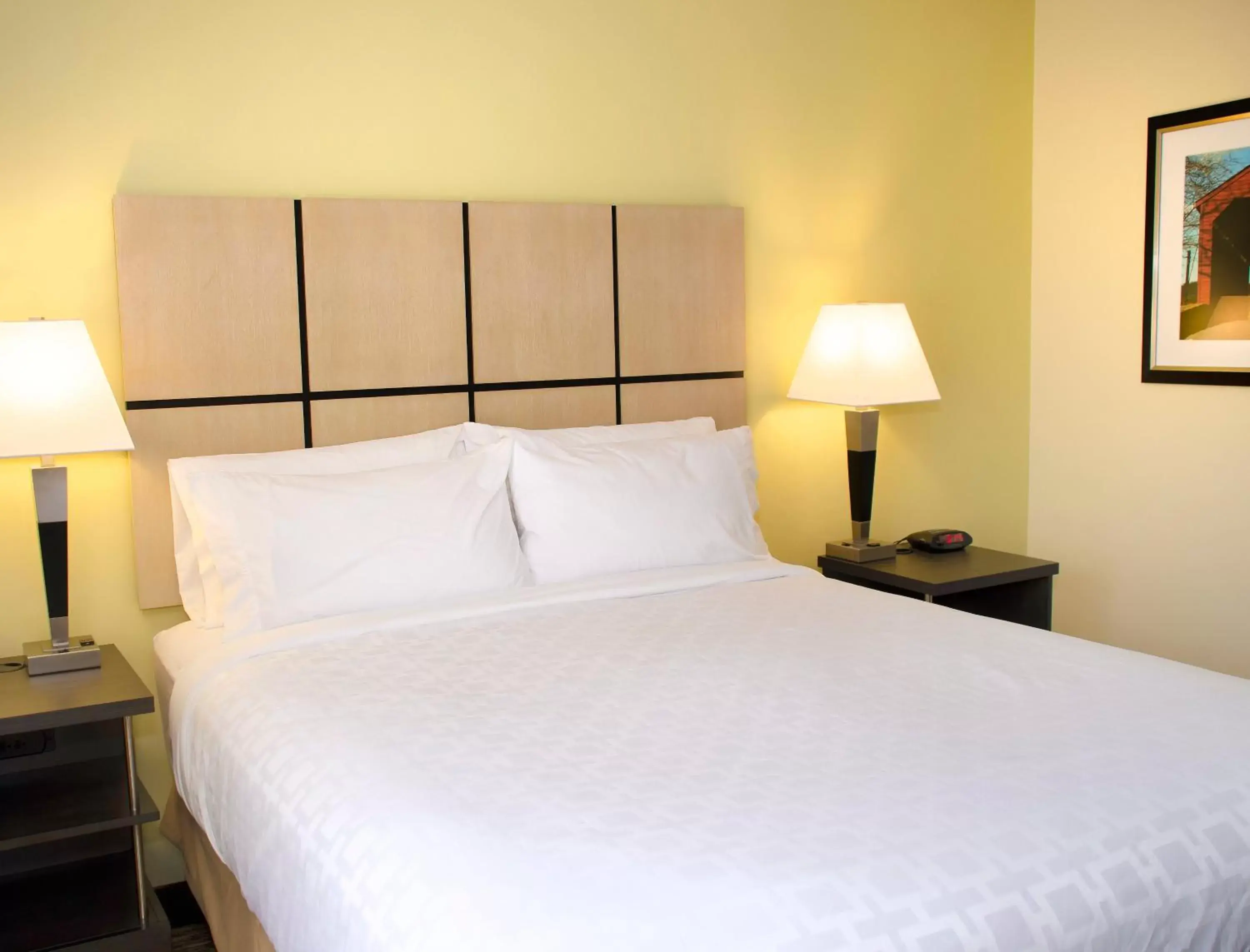 Queen Studio Suite in Candlewood Suites - Lancaster West by IHG Queen Studio Suite in Candlewood Suites - Lancaster West by IHG