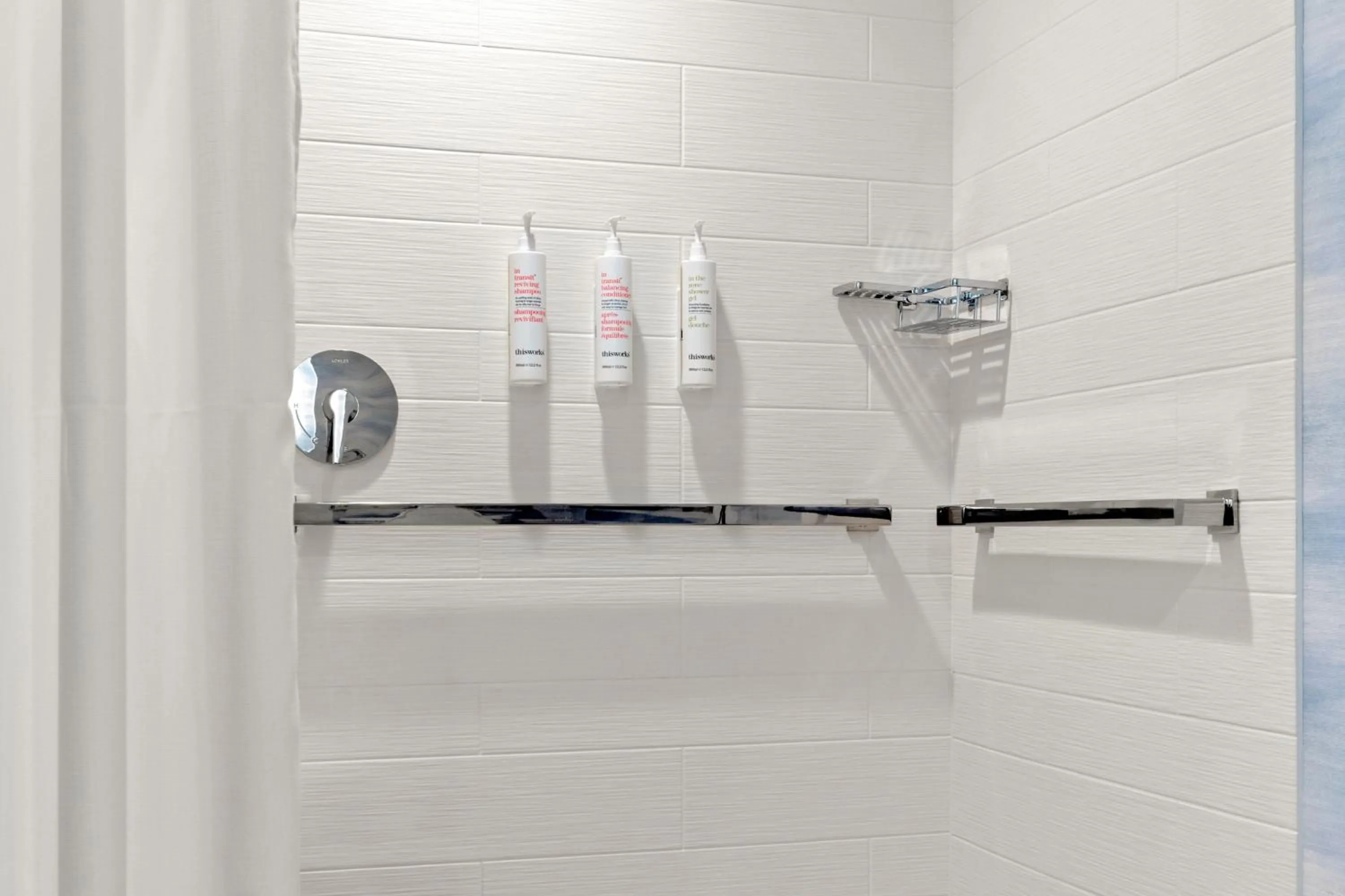 Queen Room with Two Queen Beds and Roll-in Shower - Mobility Accessible in Marriott San Antonio Airport