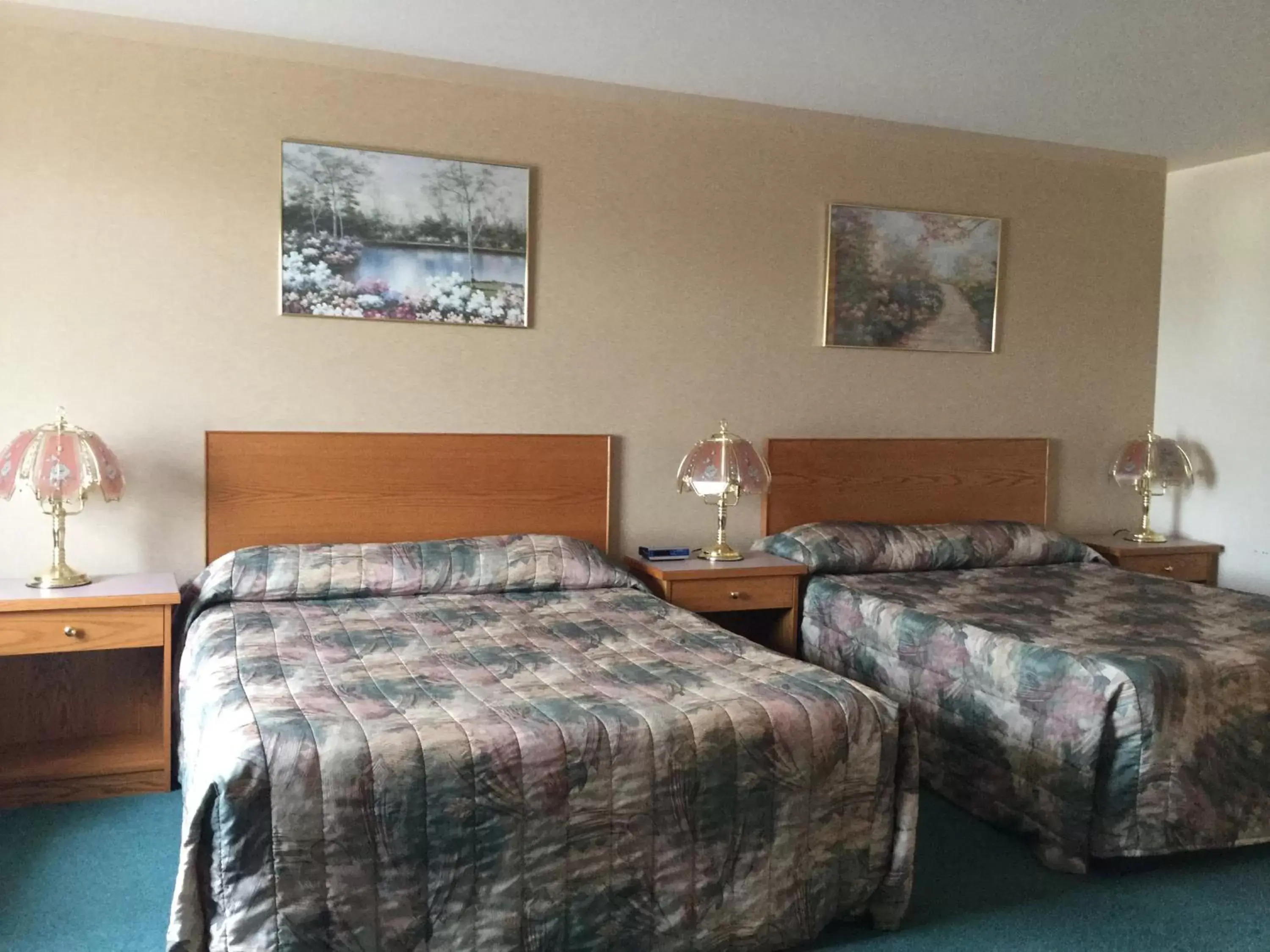 Bed in Western Budget Motel East Red Deer