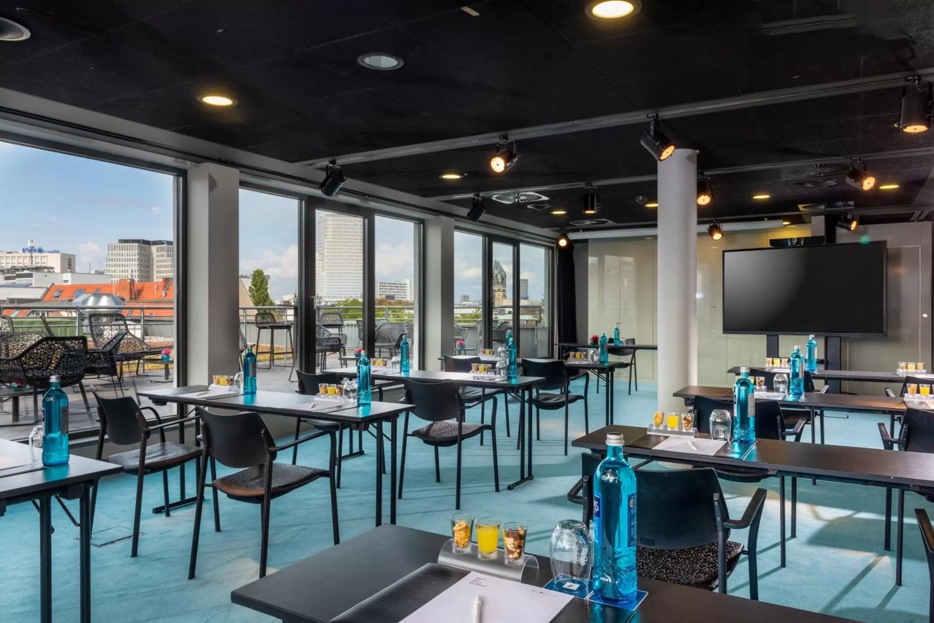 Meeting/conference room, Restaurant/Places to Eat in SANA Berlin Hotel