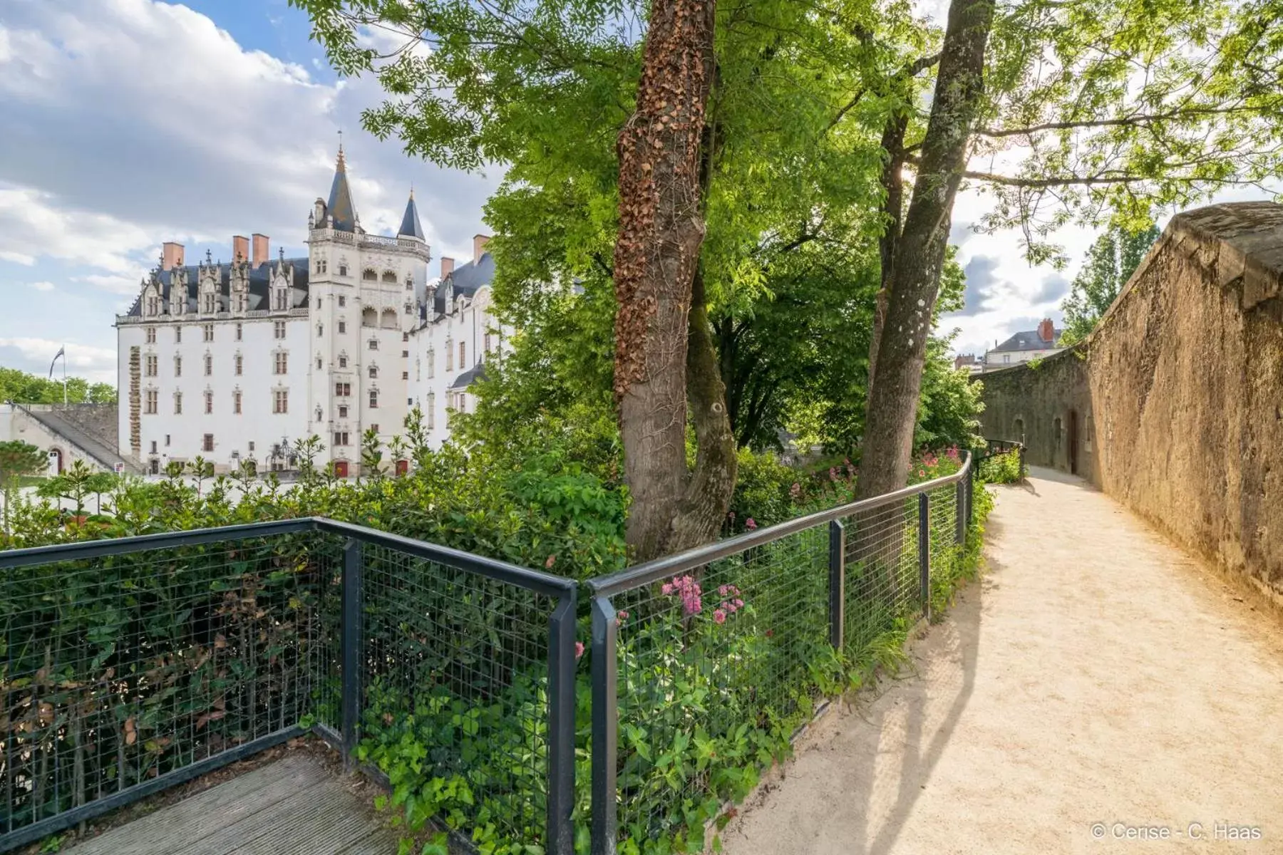 Nearby landmark in Cerise Nantes La Beaujoire