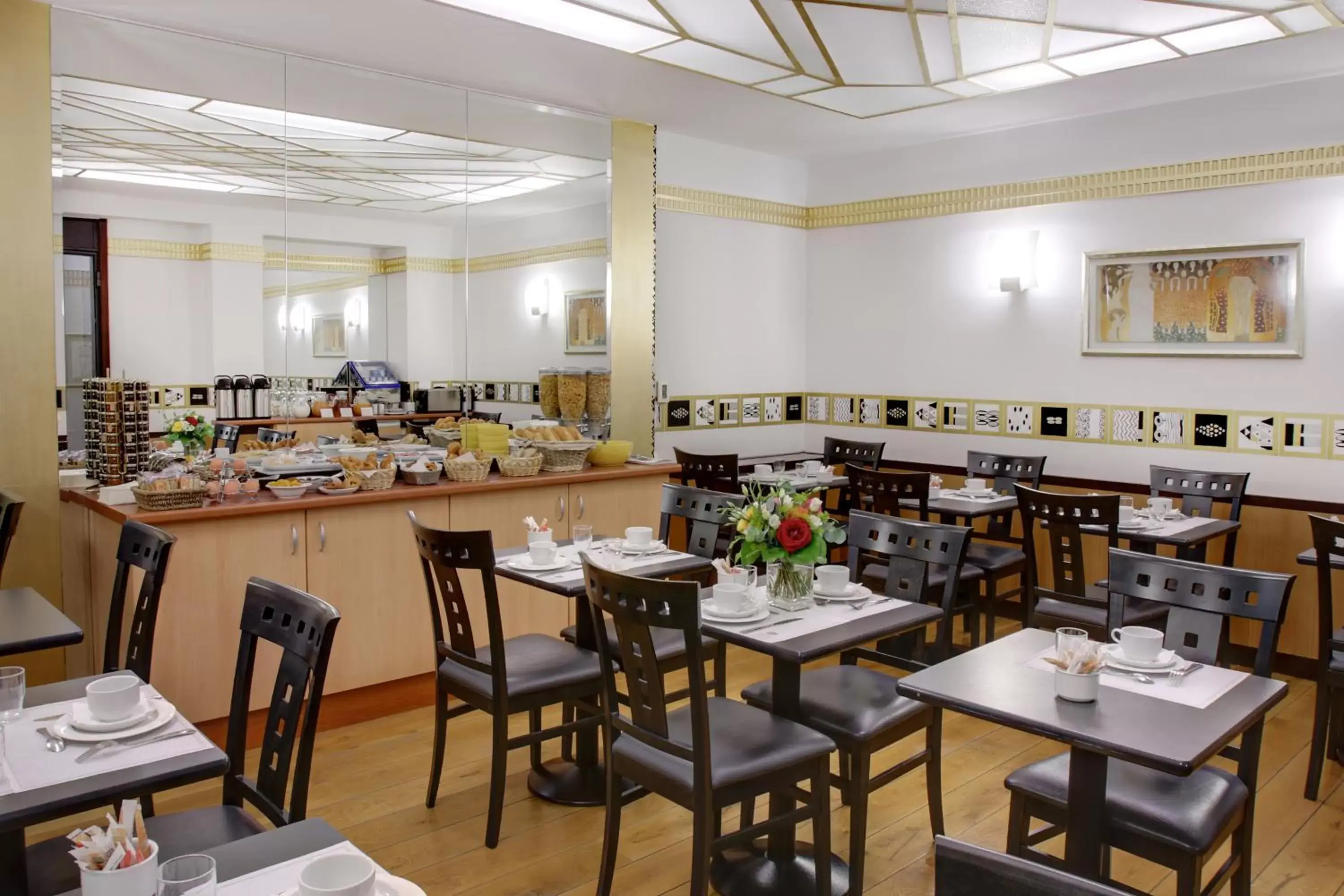Activities, Restaurant/Places to Eat in Hotel Opéra d'Antin