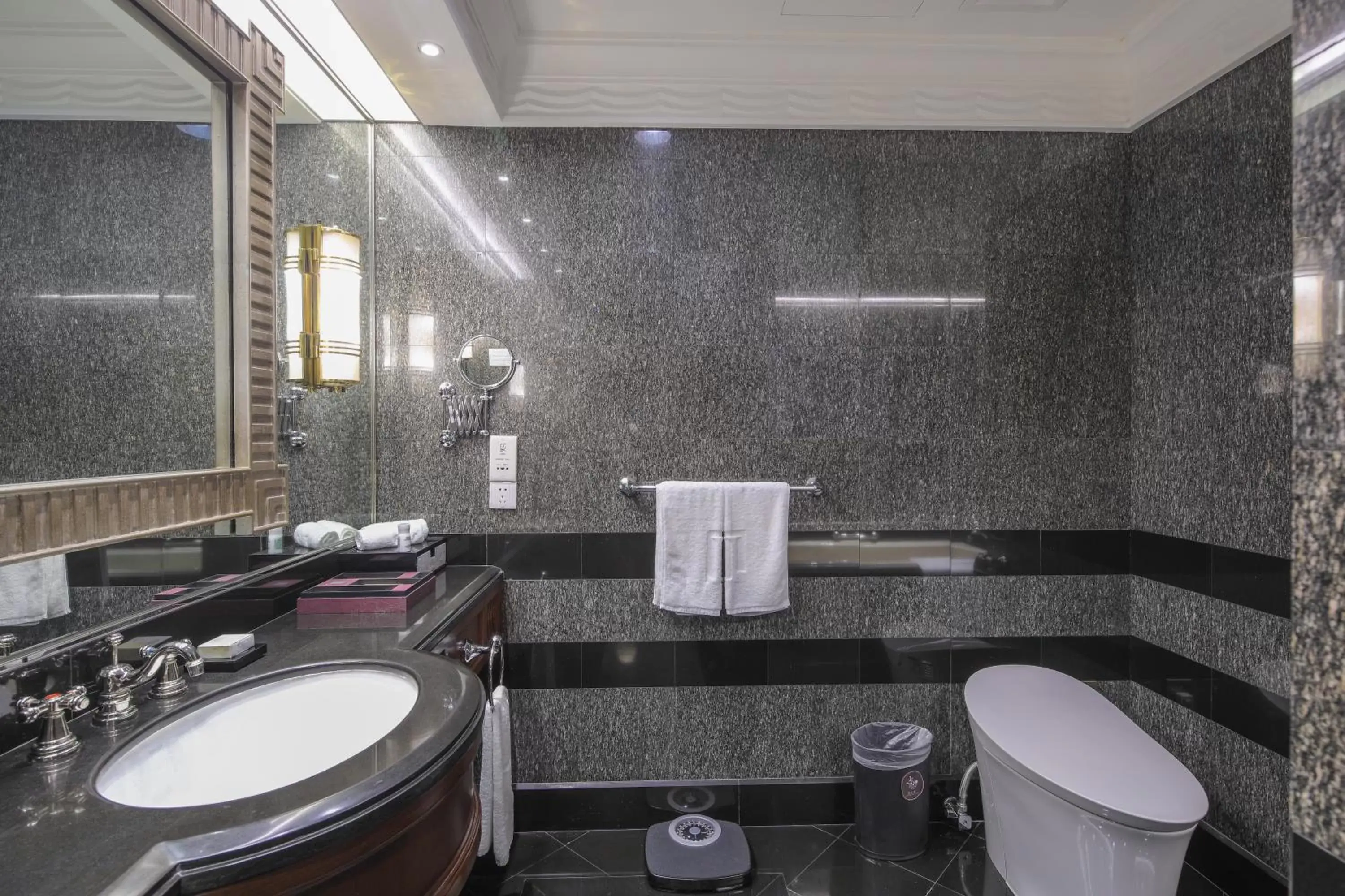 Toilet, Bathroom in Jin Jiang Hotel