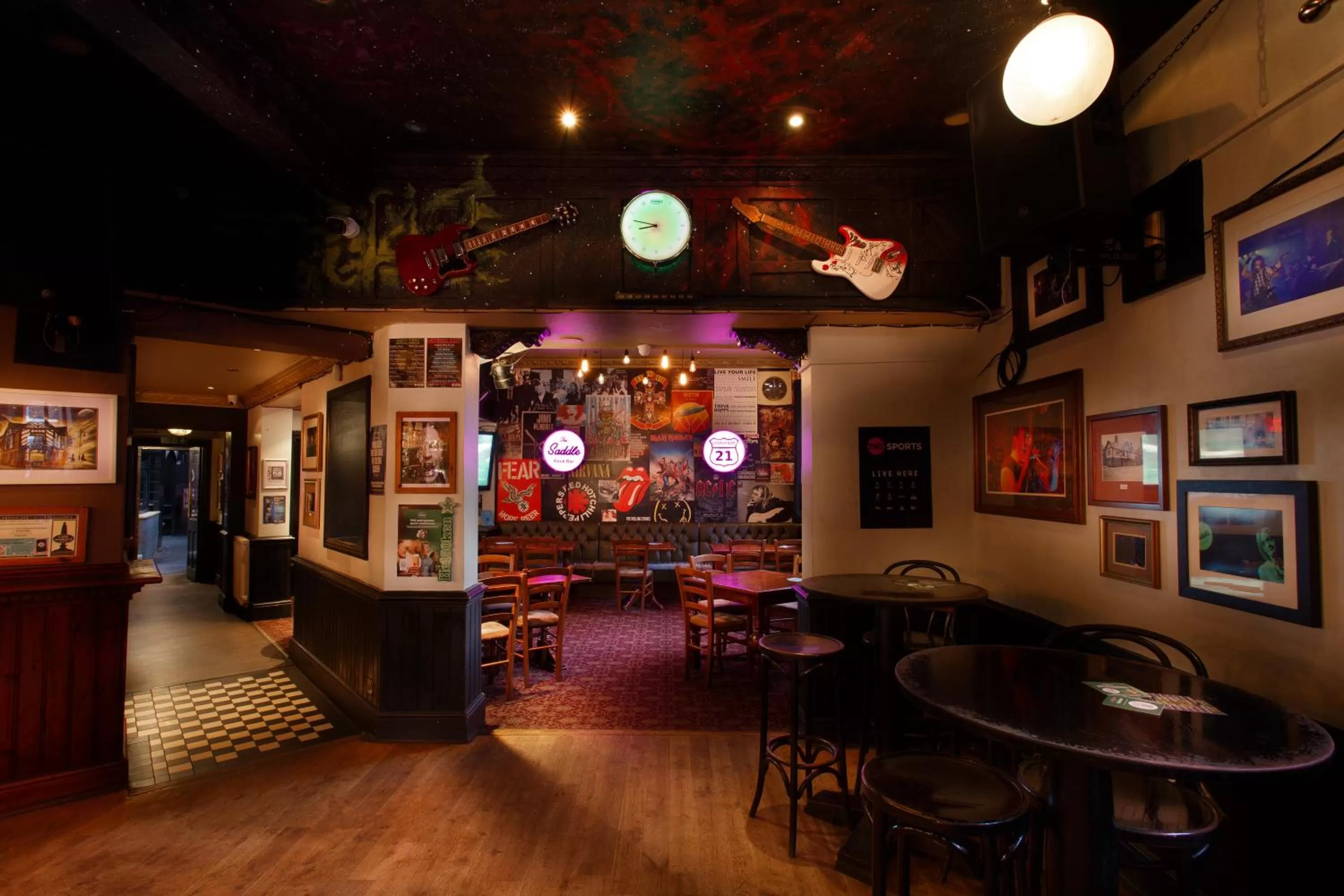 oven in The Saddle Inn