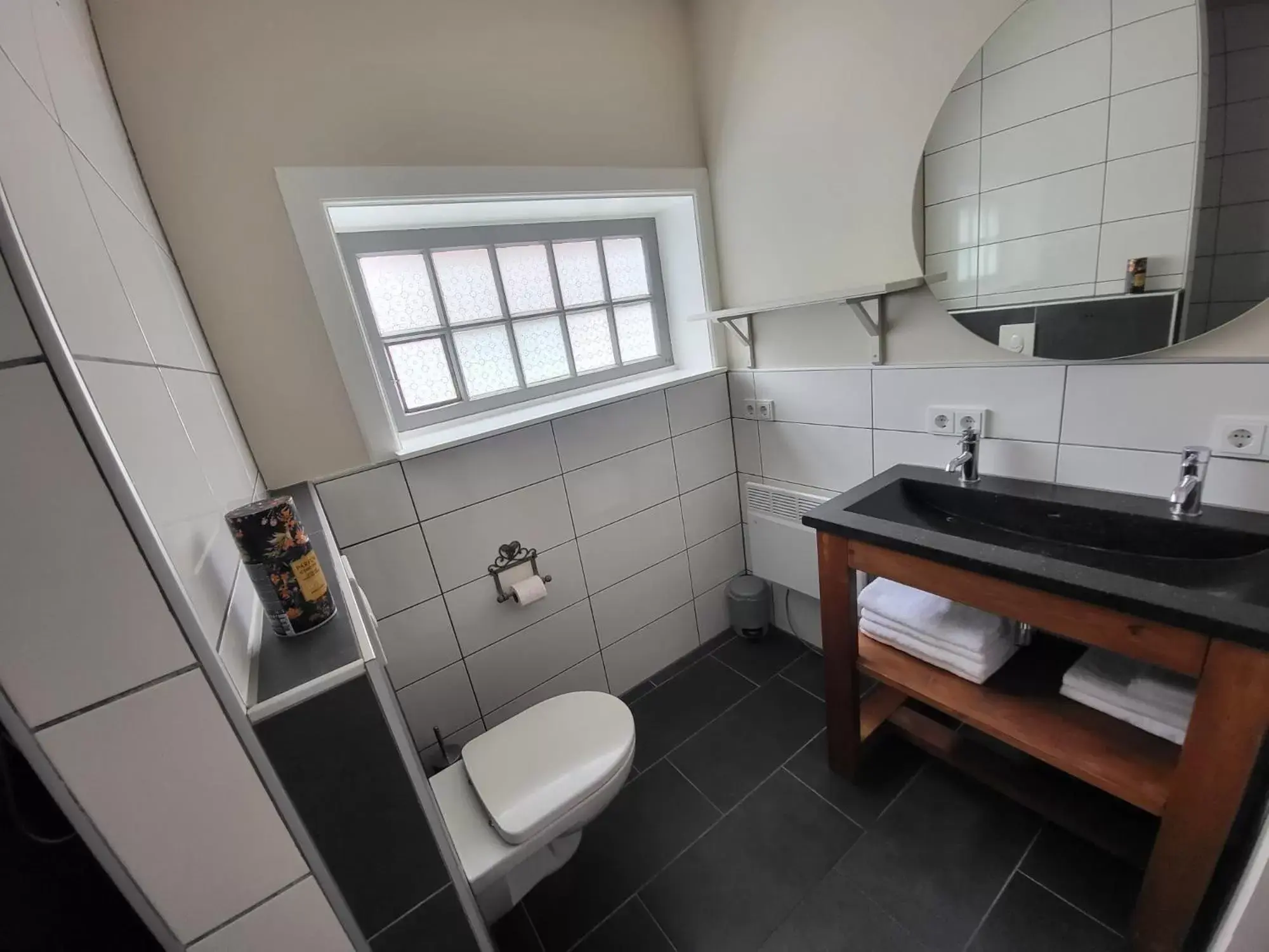 Bathroom, Kitchen/Kitchenette in Bergen1928