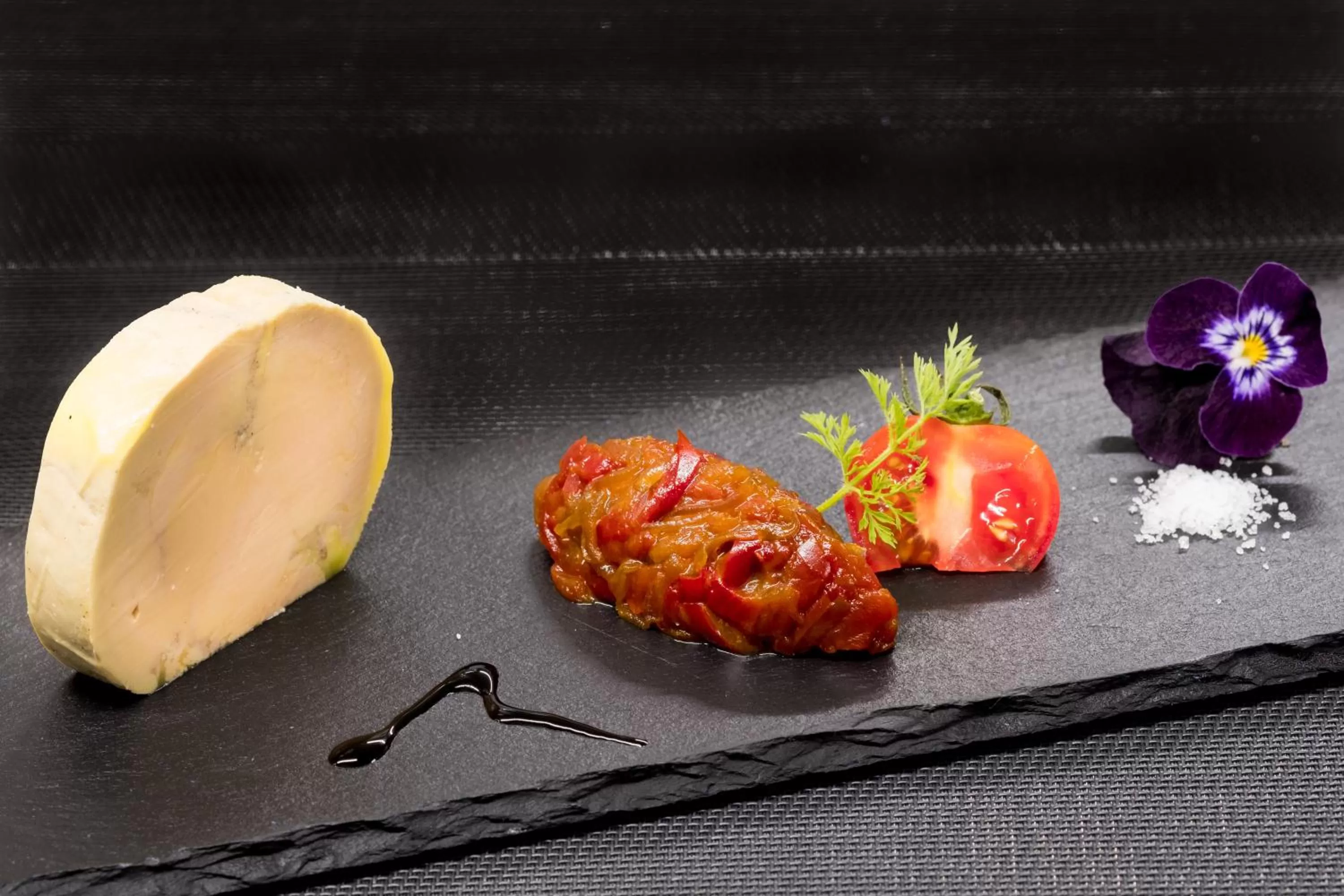 Restaurant/places to eat in Hôtel du Cygne