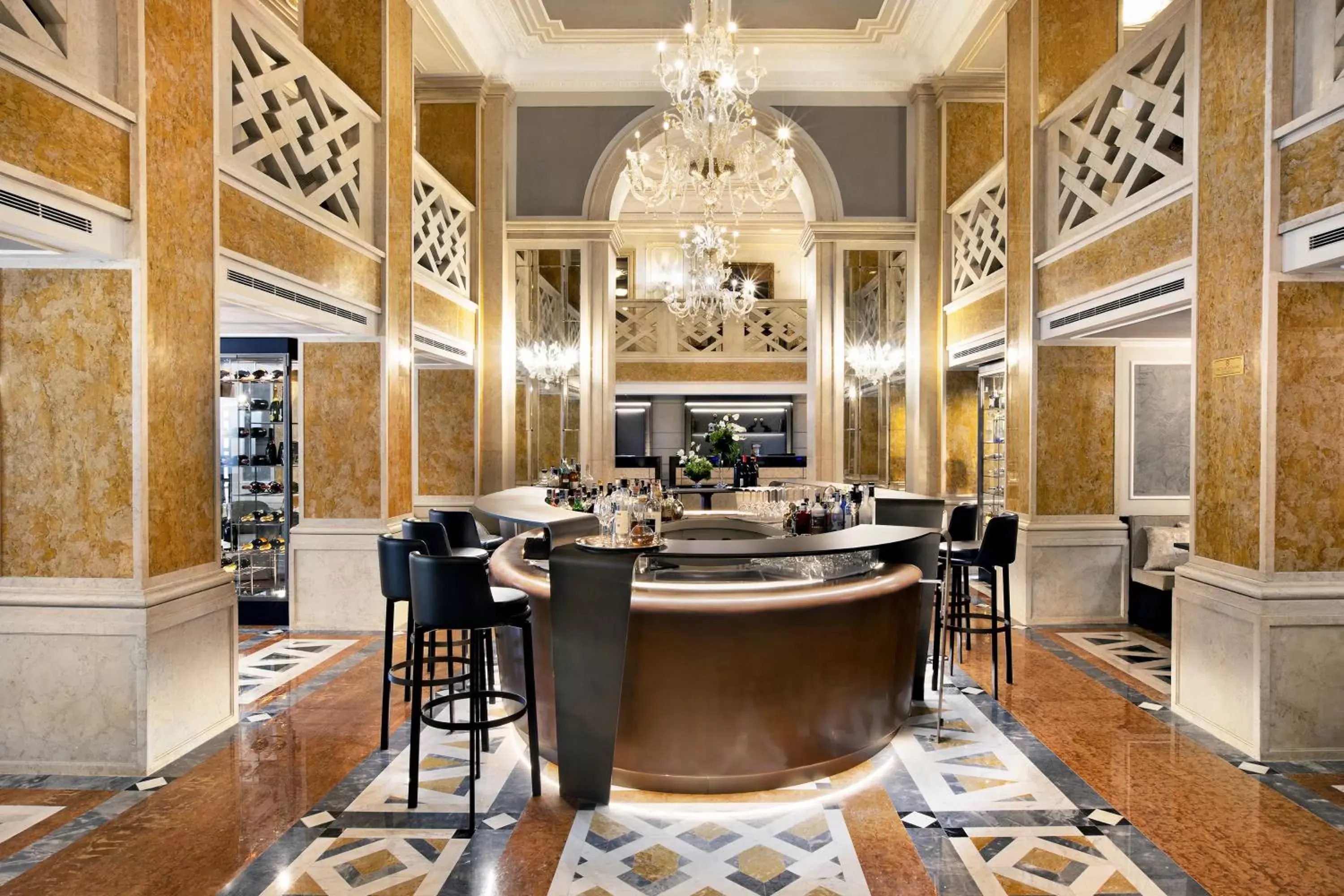 Lounge or bar, Restaurant/Places to Eat in Baglioni Hotel Luna - The Leading Hotels of the World