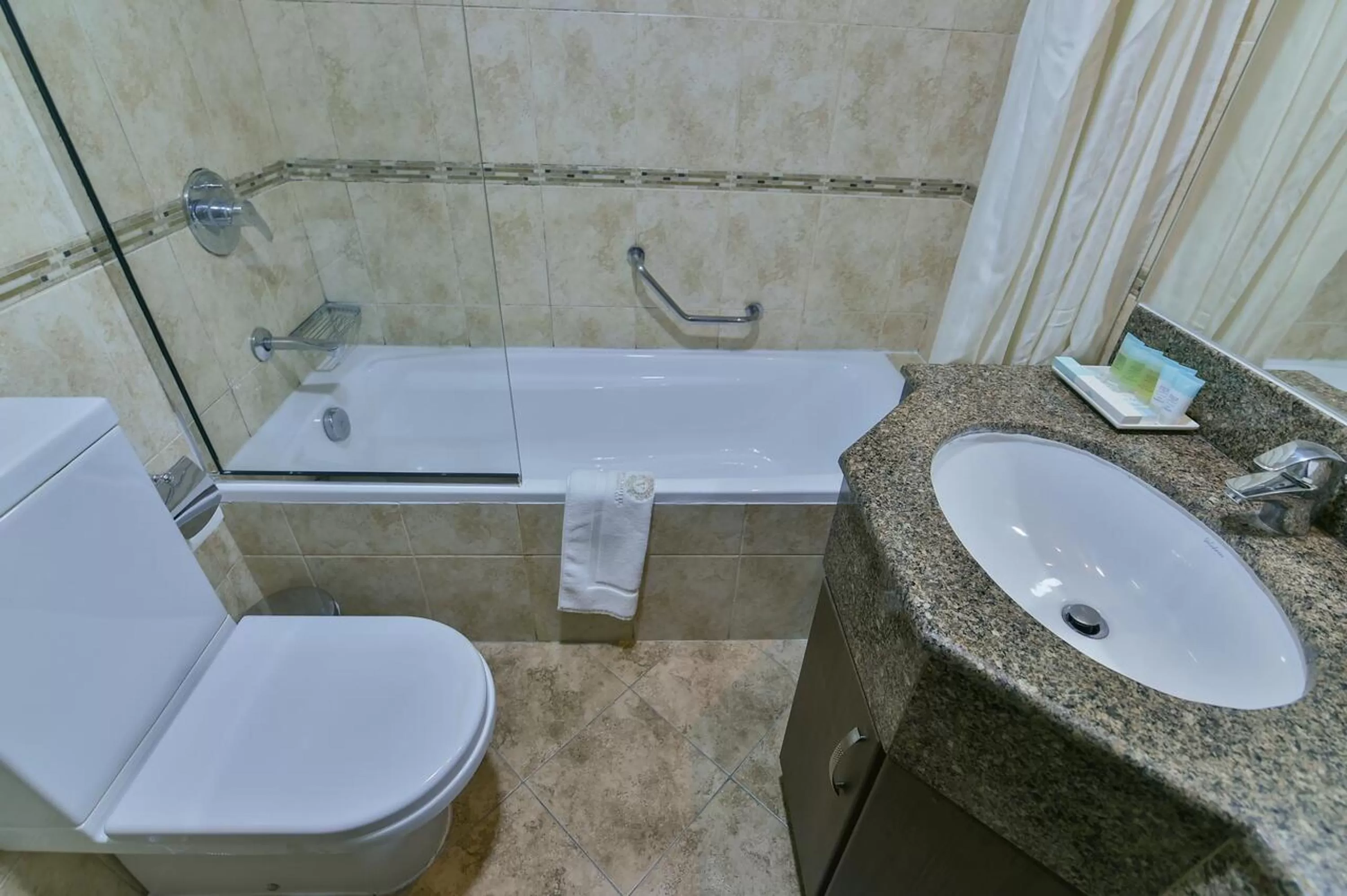 Bathroom in VISTA HOTEL APARTMENTS DELUXE