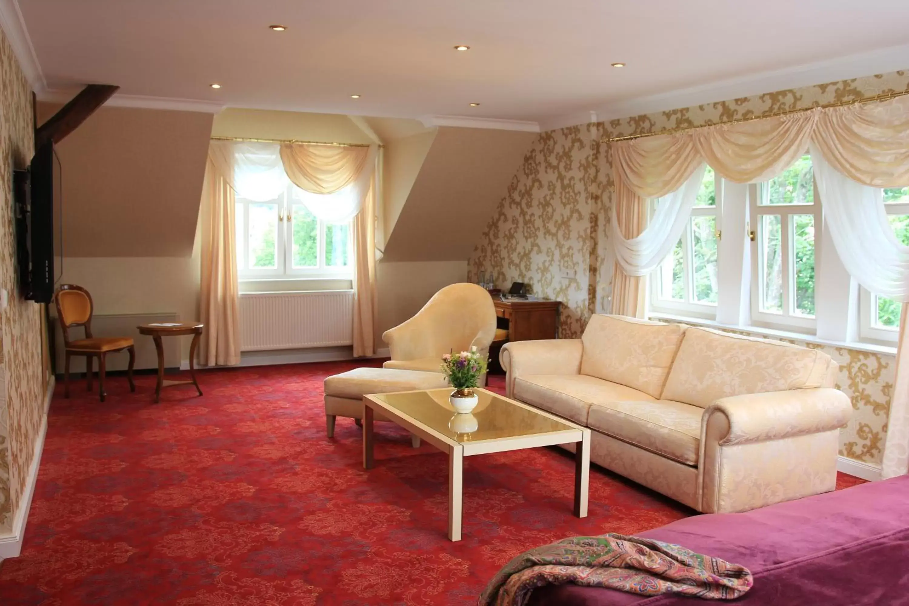 Photo of the whole room, Seating Area in Boutiquehotel Schloßpalais