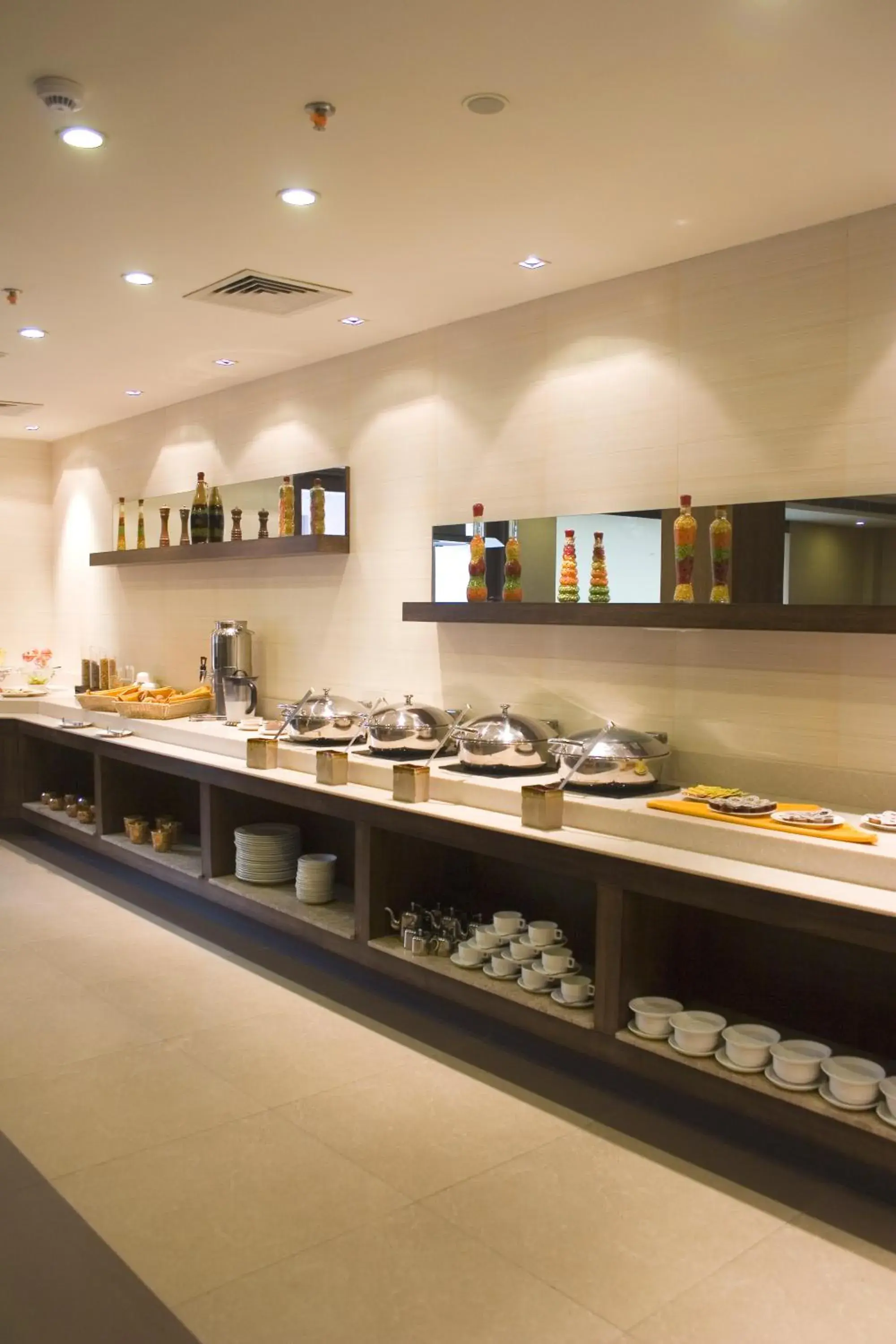 Buffet breakfast, Restaurant/Places to Eat in Shervani Hotel Nehru Place