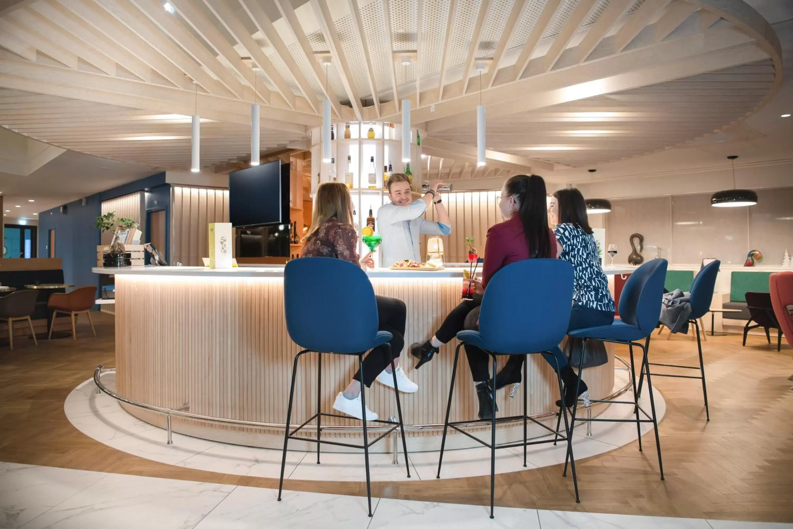 Lounge or bar in Novotel Le Havre Centre Gare