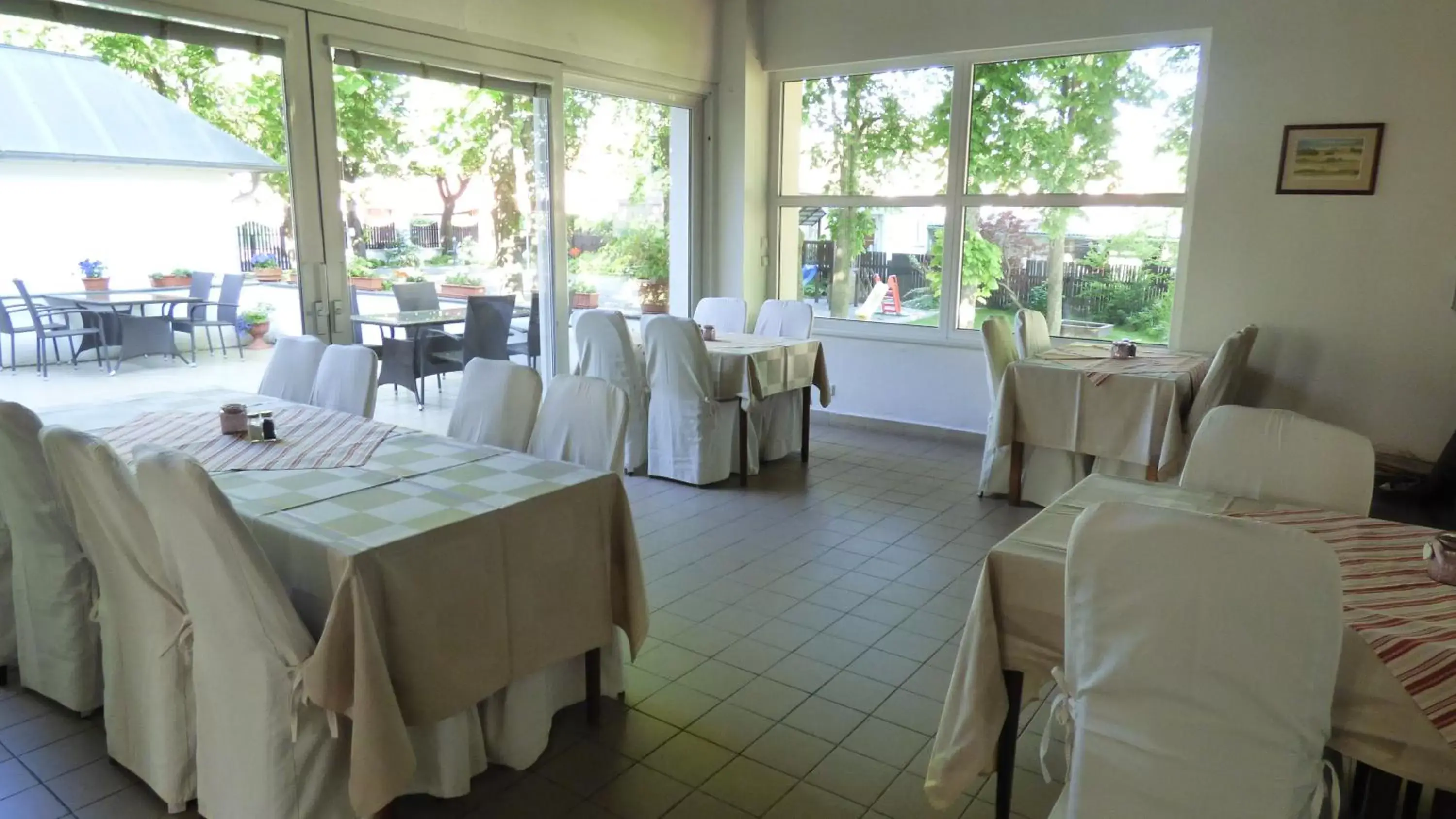 Seating area, Banquet Facilities in Hotel Svornost