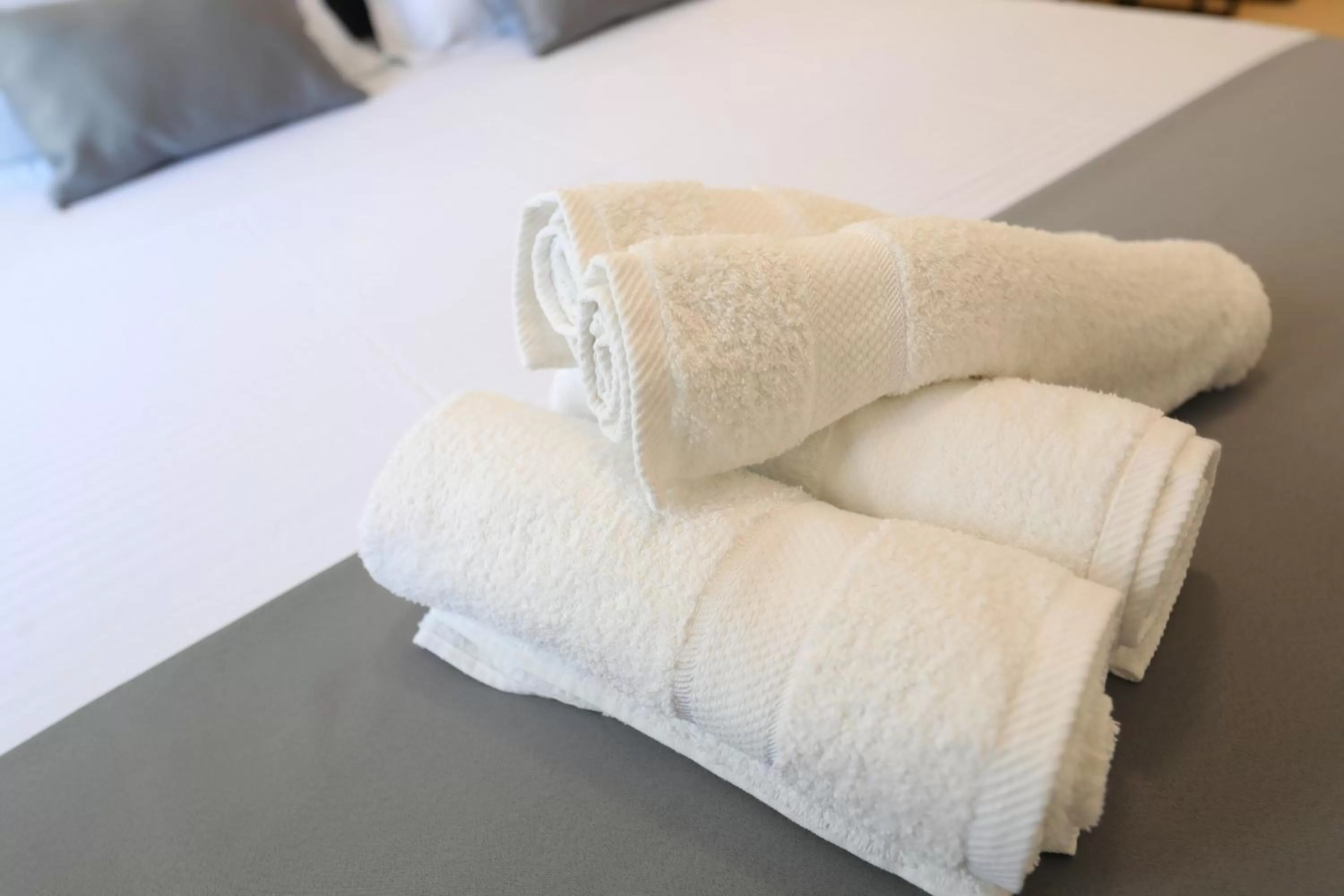 Bedroom, Bed in Maor Hotel