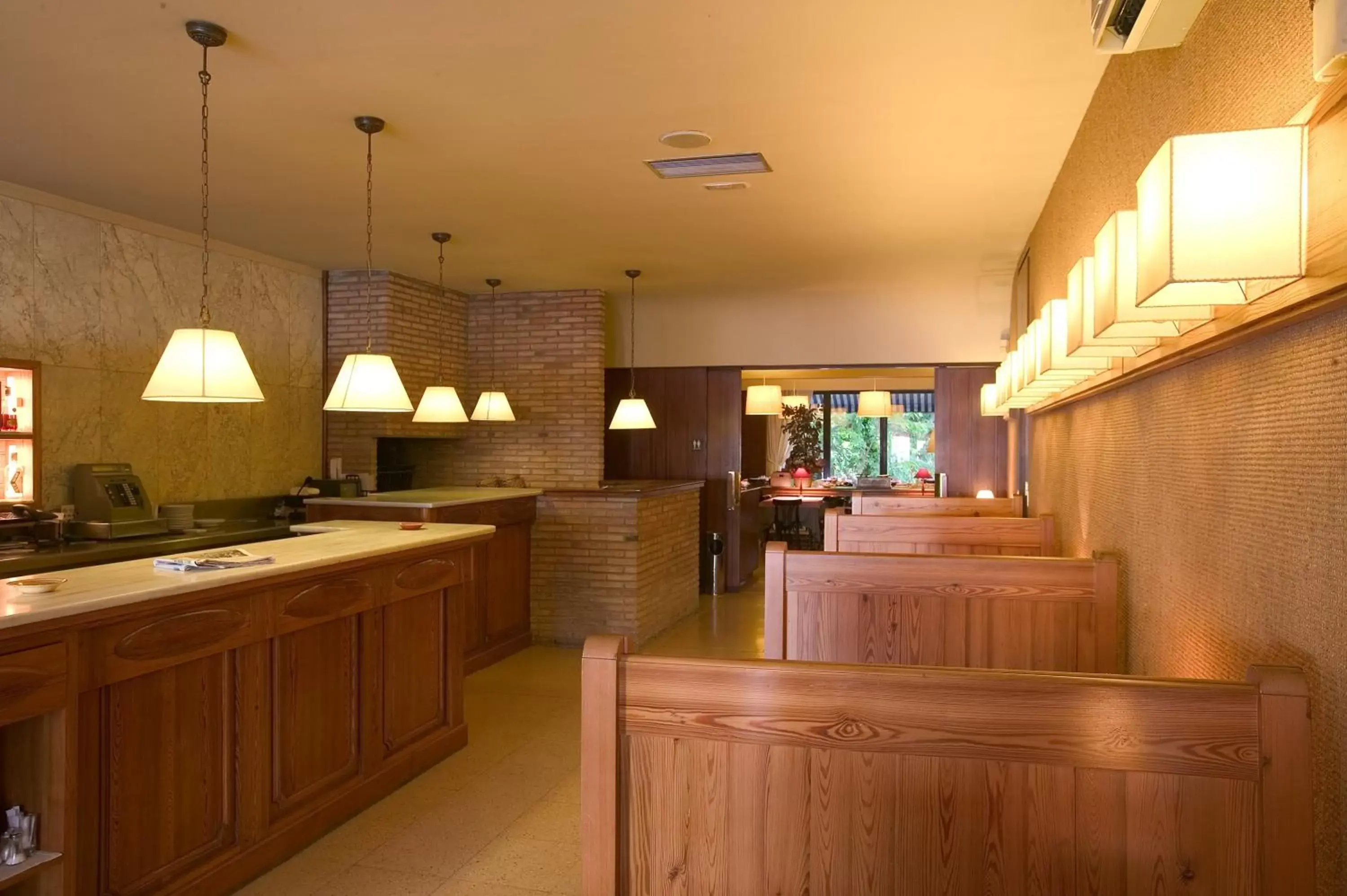 Lounge or bar, Kitchen/Kitchenette in Hotel-Hostal Sport