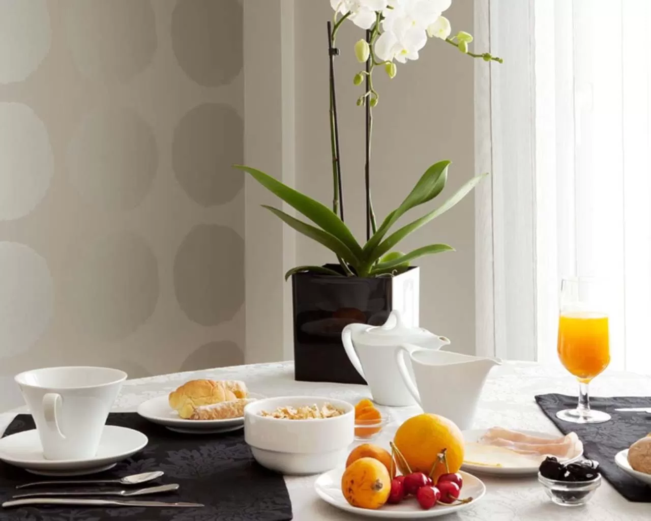 Restaurant/places to eat in Cardal Hotel