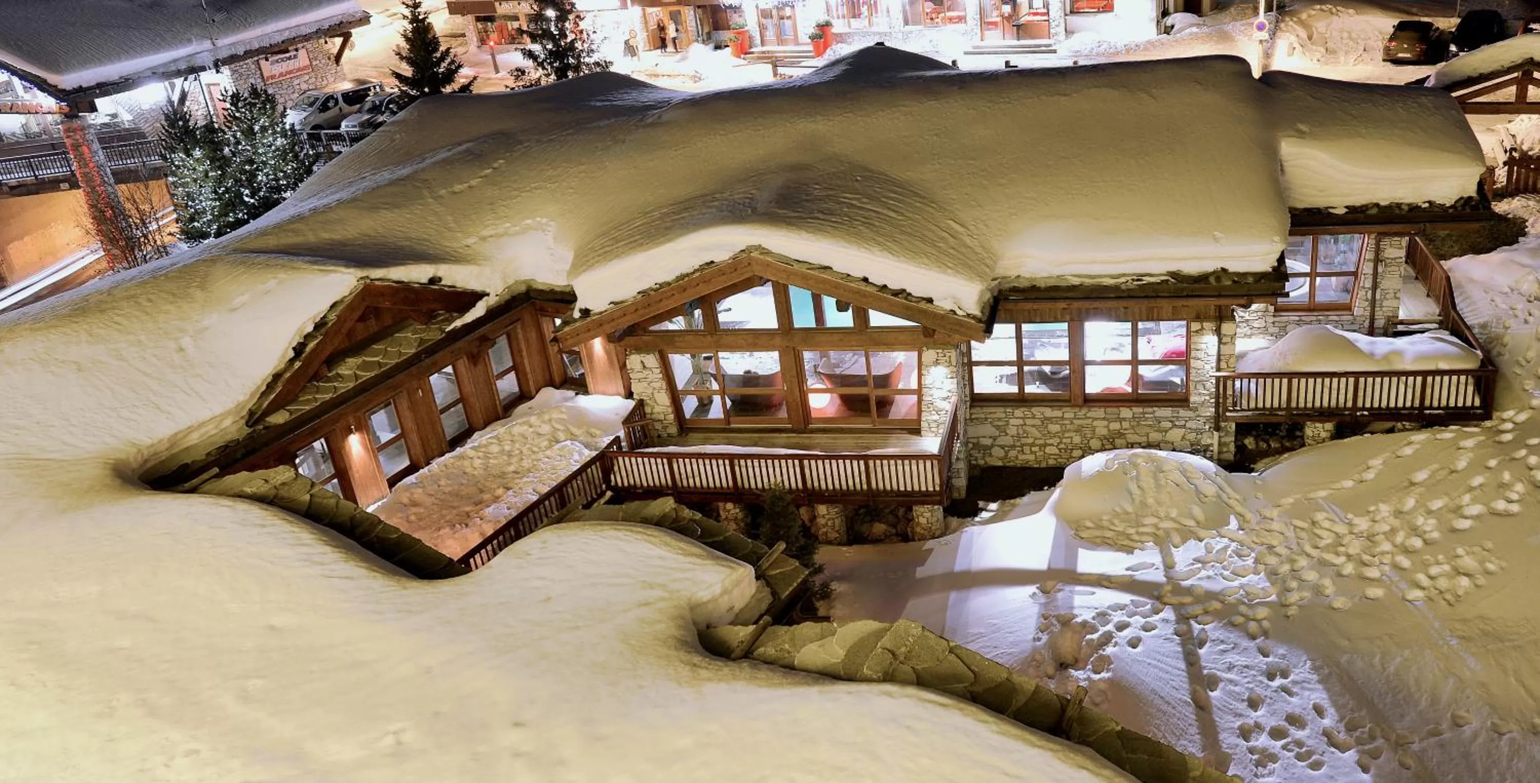 Property building in Hotel Tsanteleina