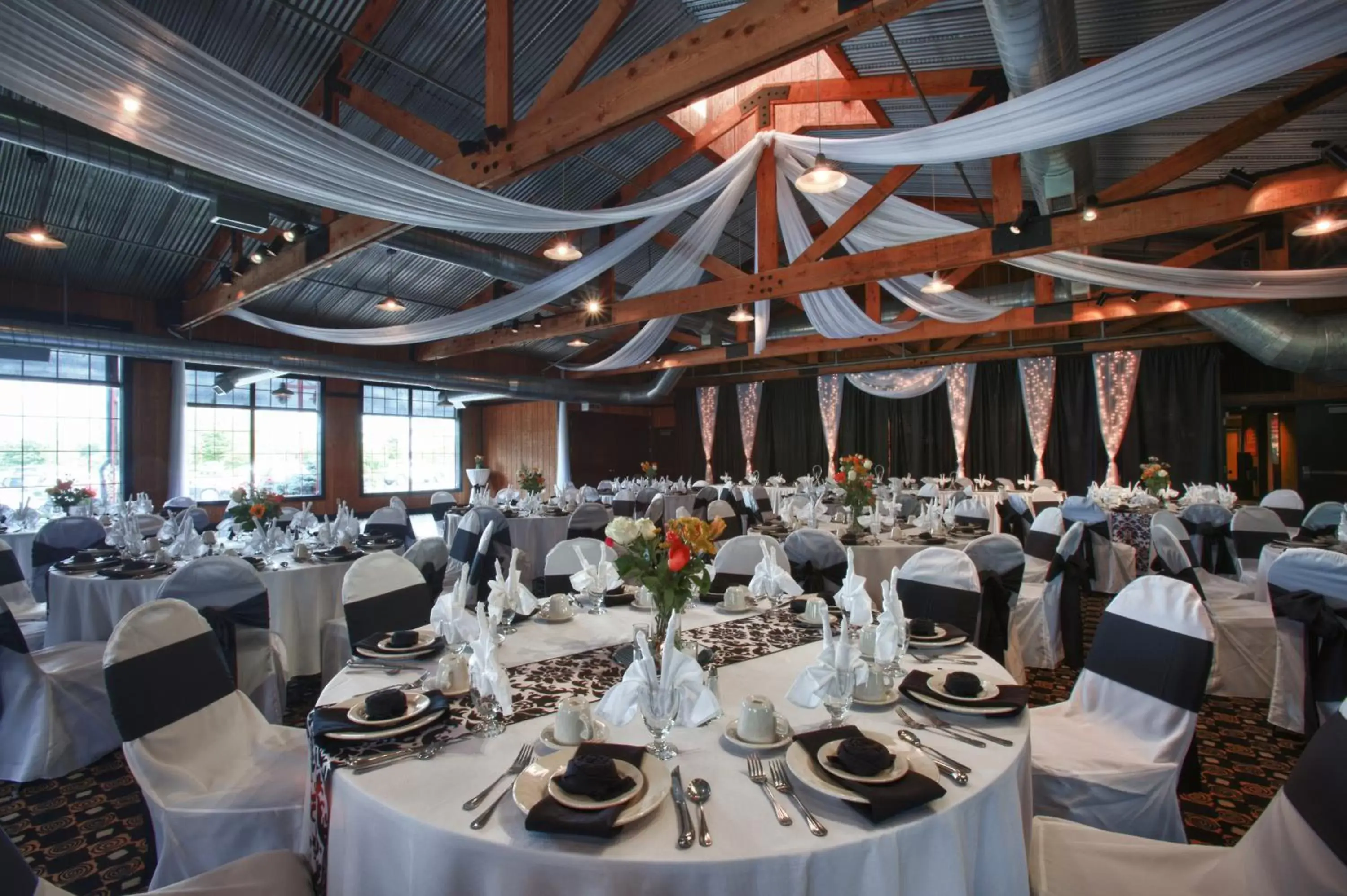 Banquet/Function facilities, Restaurant/Places to Eat in Holiday Inn St. Paul Northeast - Lake Elmo, an IHG Hotel