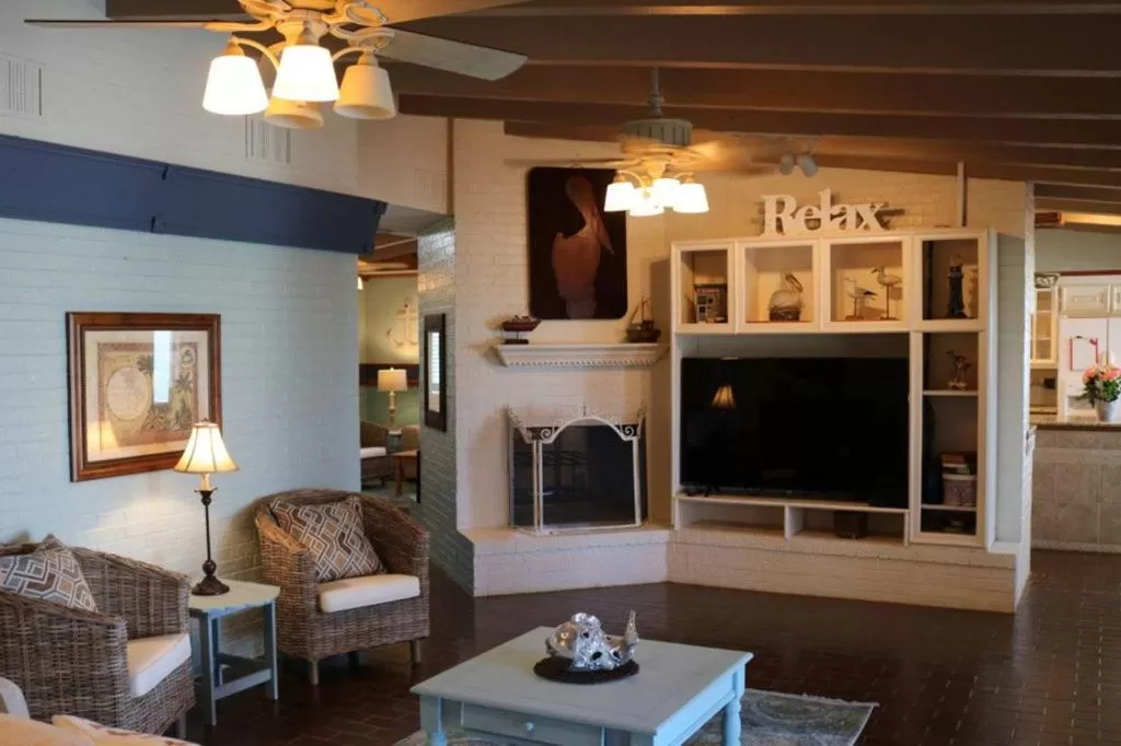 D&R Pelican Bay Resort