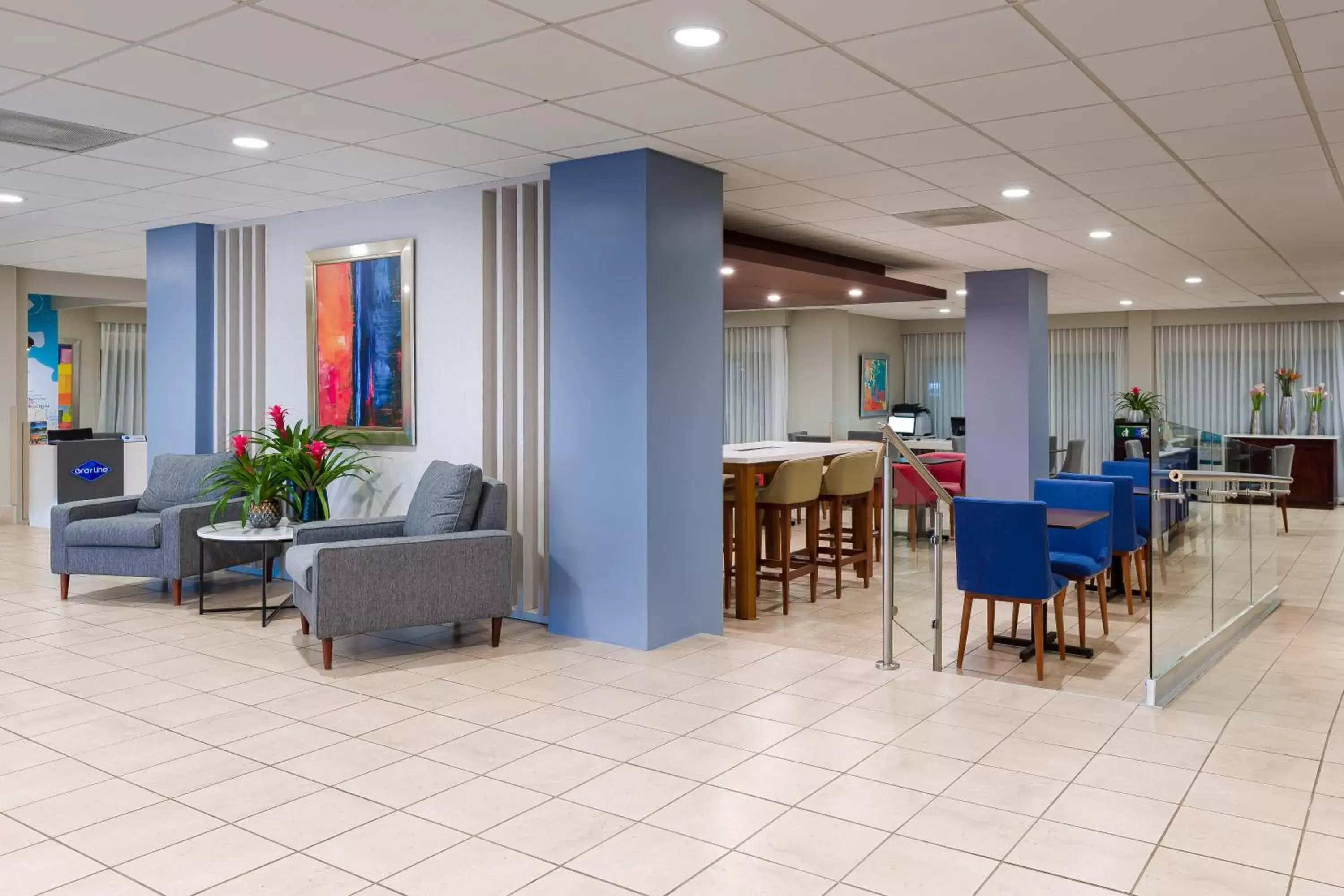Lobby or reception, Restaurant/Places to Eat in Holiday Inn Express San Jose Airport, an IHG Hotel